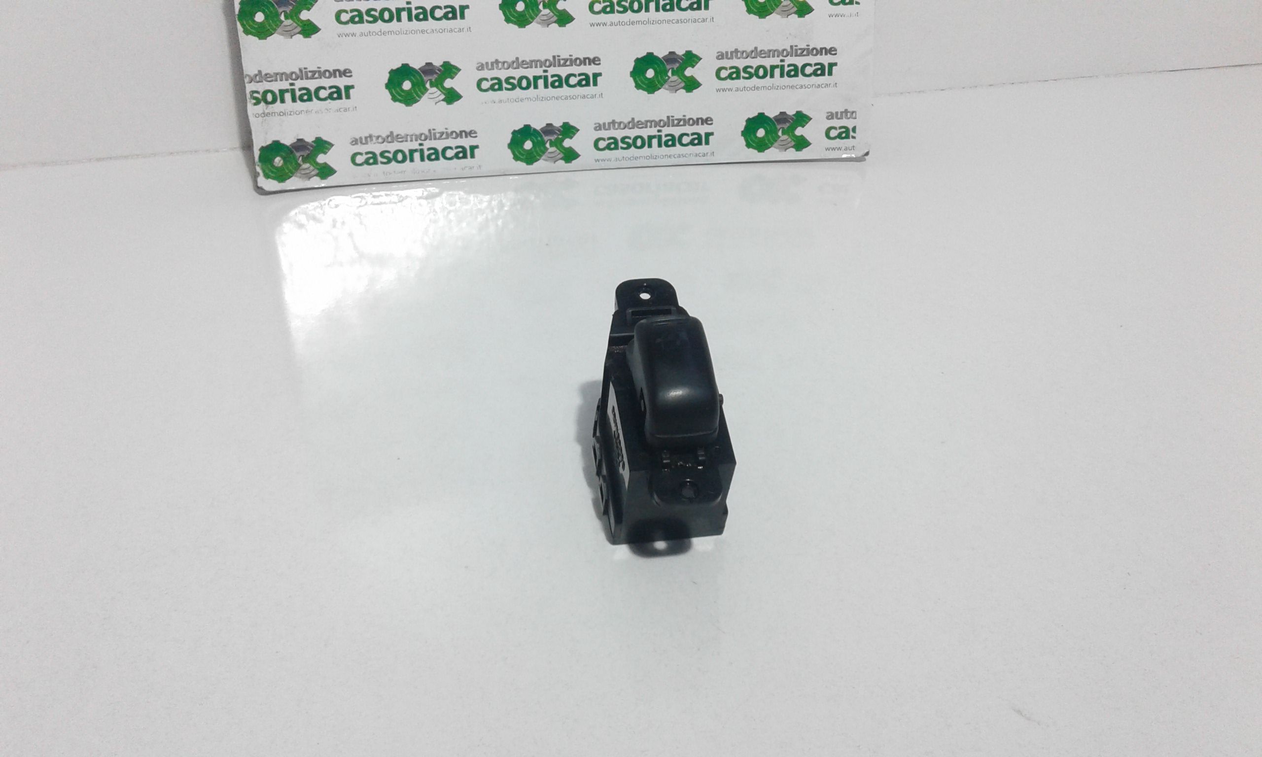 Interruttore Alzacristalli Porta Post. Destro 9358026000 Usato