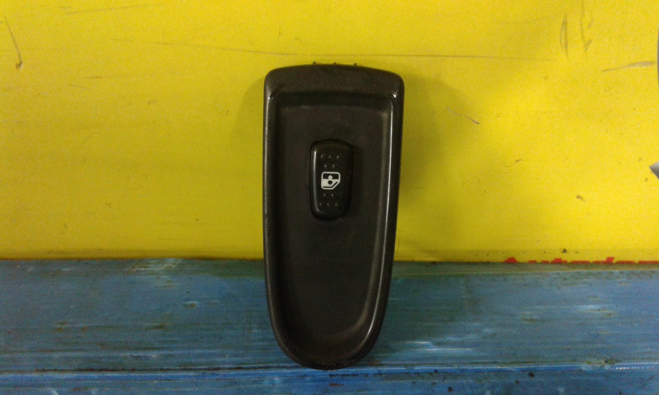 Interruttore Alzacristalli Porta Ant. Destro Usato