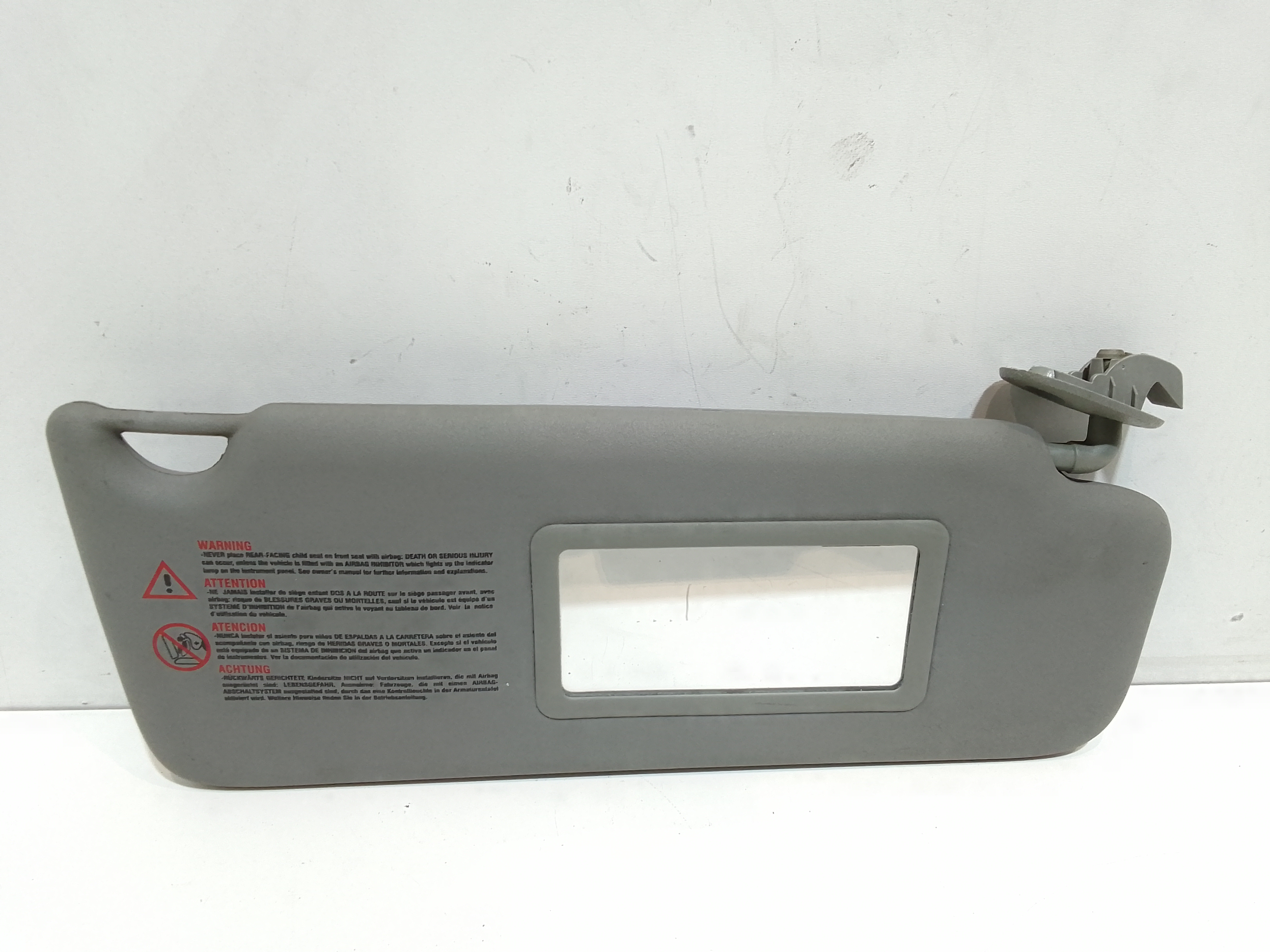 Aletta Parasole Parabrezza Destro 8200240038 Usato