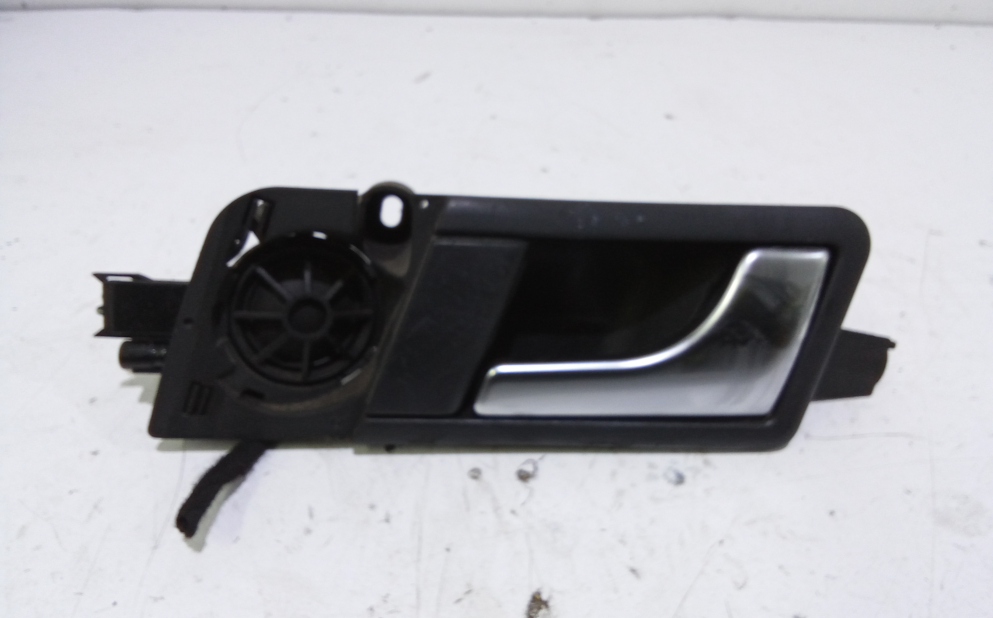 Maniglia Int. Apertura Porta Post. Destro 8Z0839020B27X Usato