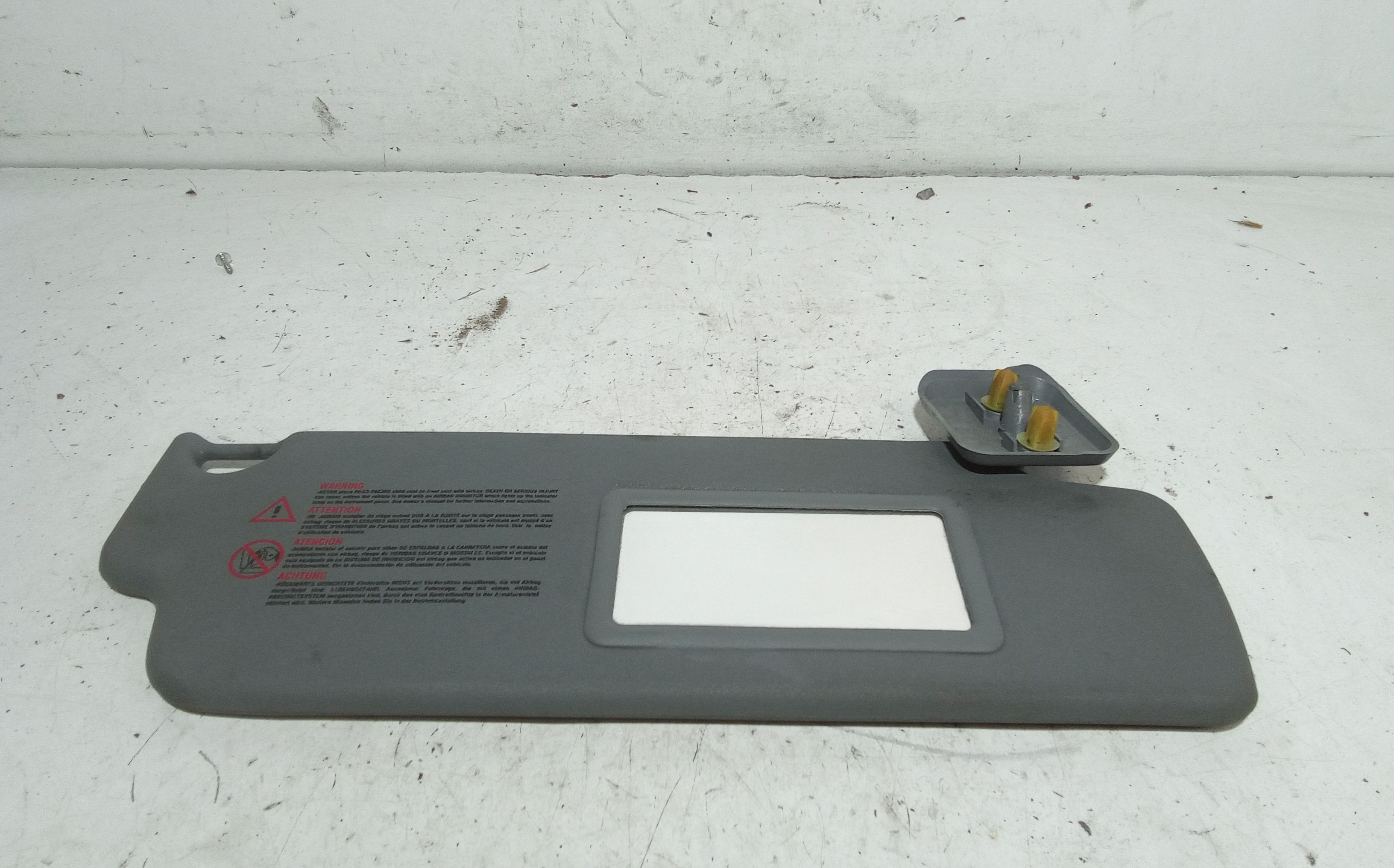 Aletta Parasole Parabrezza Destro 8200190789 Usato