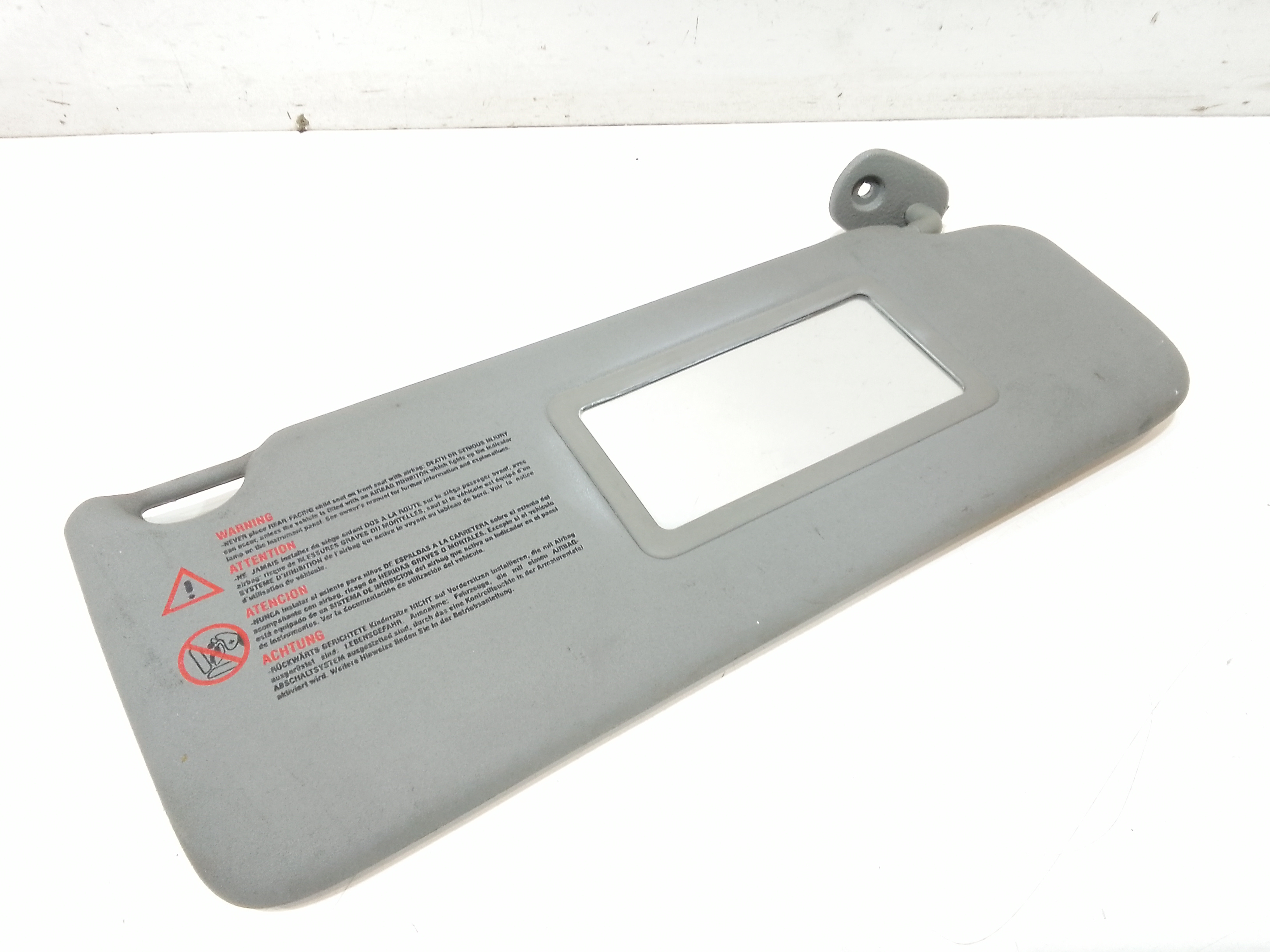 Aletta Parasole Parabrezza Destro 8200240038 Usato