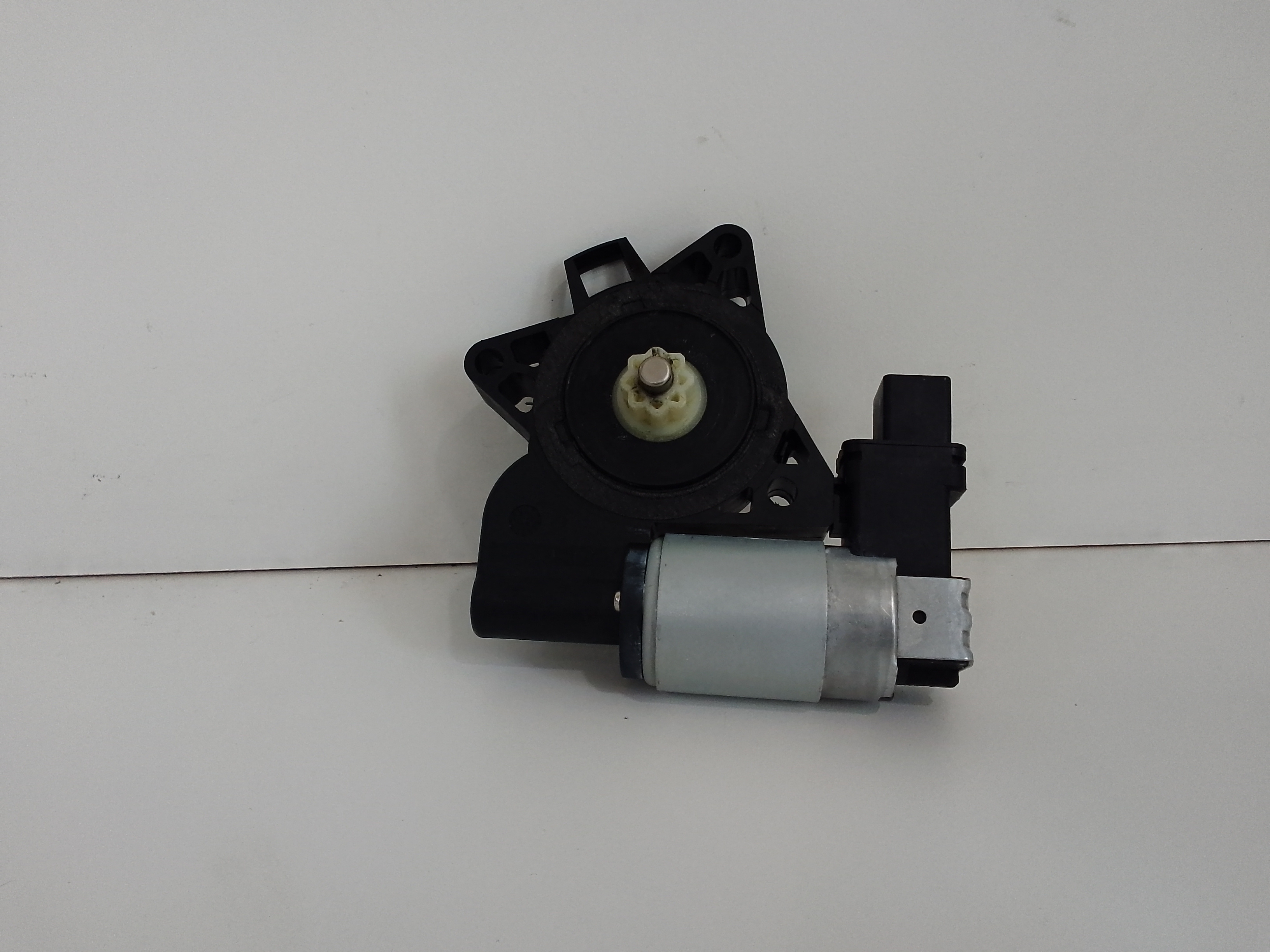 Motorino Alzacristallo Porta Ant. Destro G22C5858XF Usato