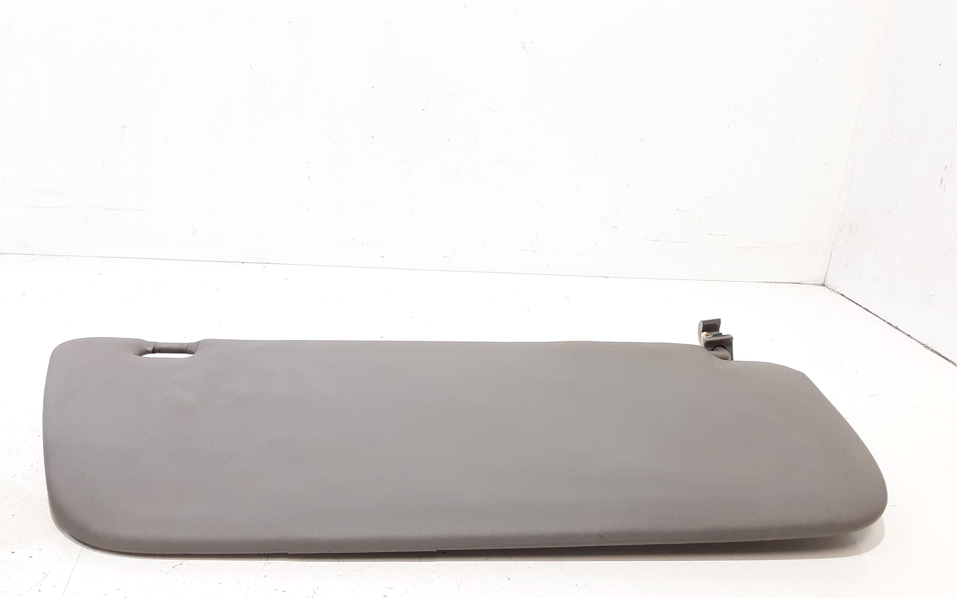 Aletta Parasole Parabrezza Sinistro A90681000107K00 Usato