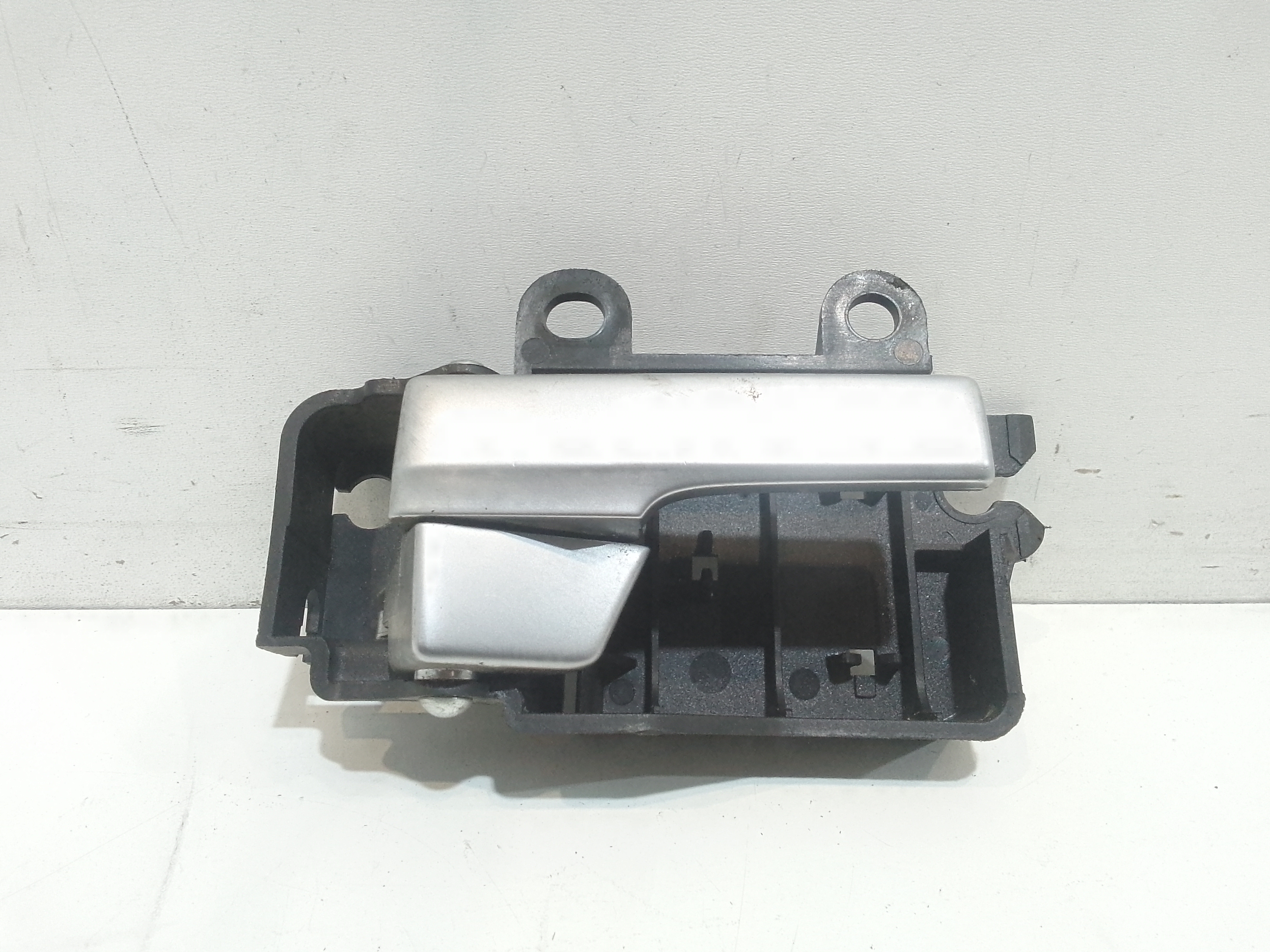 Maniglia Int. Apertura Porta Post. Destro 1470111 Usato