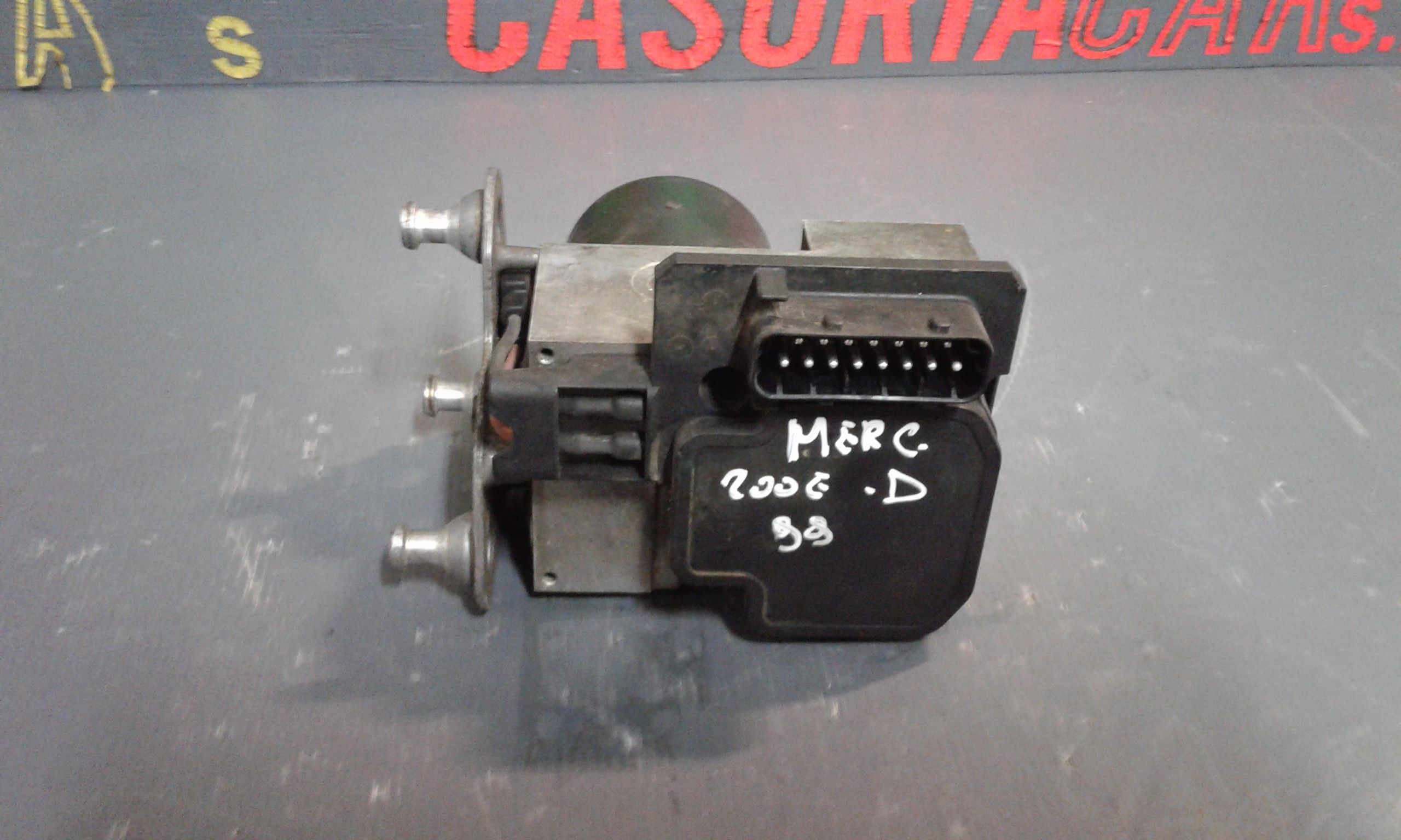 Pompa Abs A0034314212 Usato