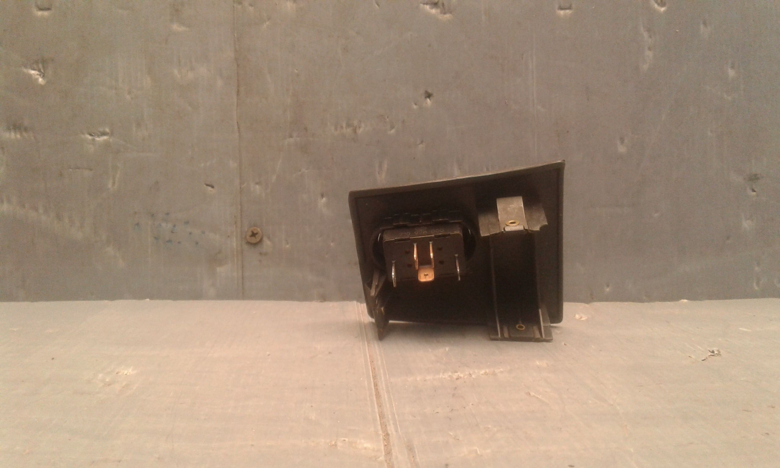 Interruttore Alzacristalli Porta Post. Destro Usato