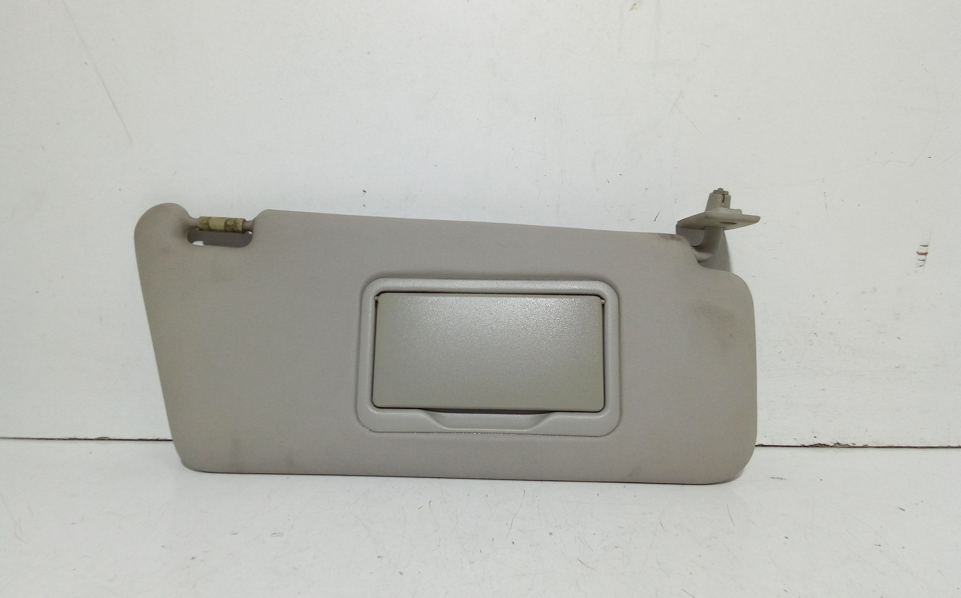 Aletta Parasole Parabrezza Destro A1688100410 Usato