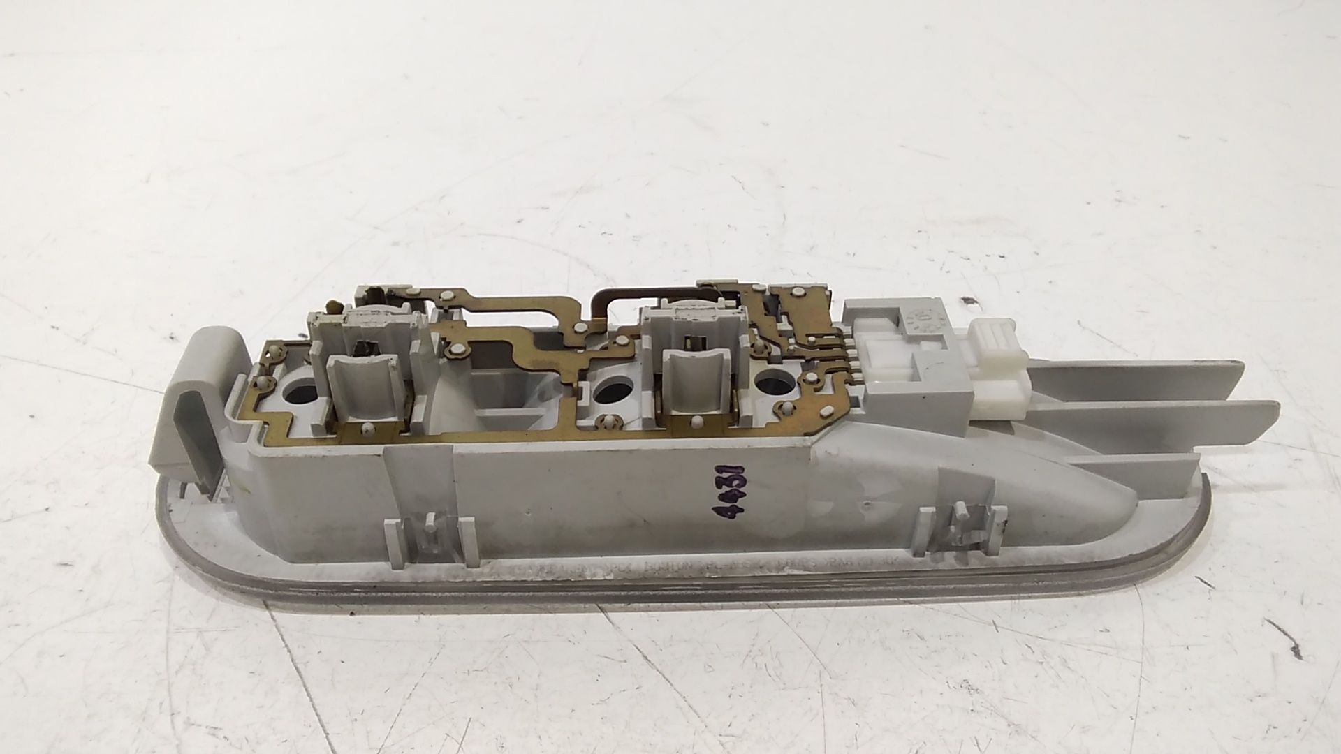 Luce Cortesia Ant. Tetto 8200074362 Usato