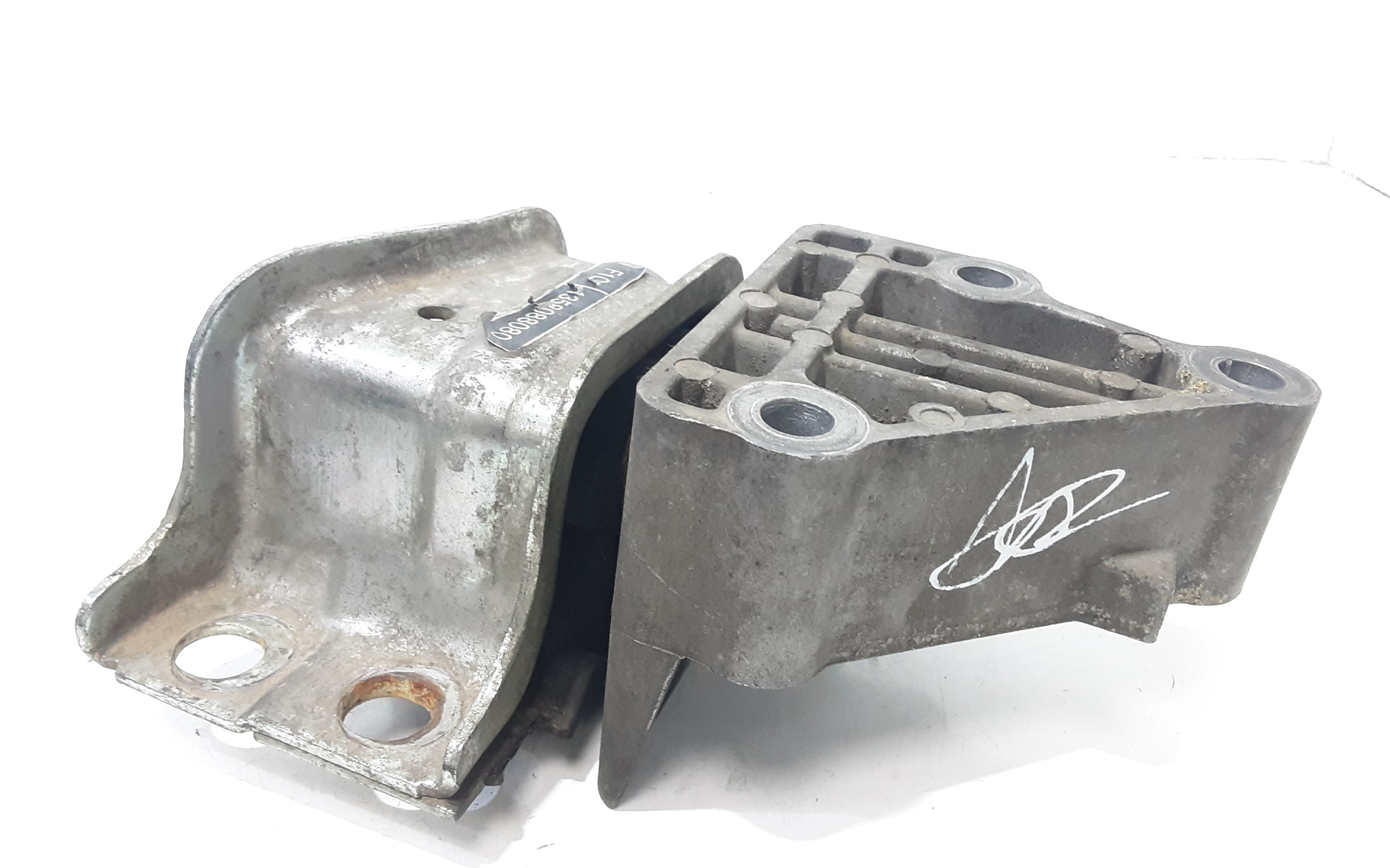 Piastra Alloggiamento Supporto Motore (Con Eventuale Bielletta O Tirante Associato) Usato