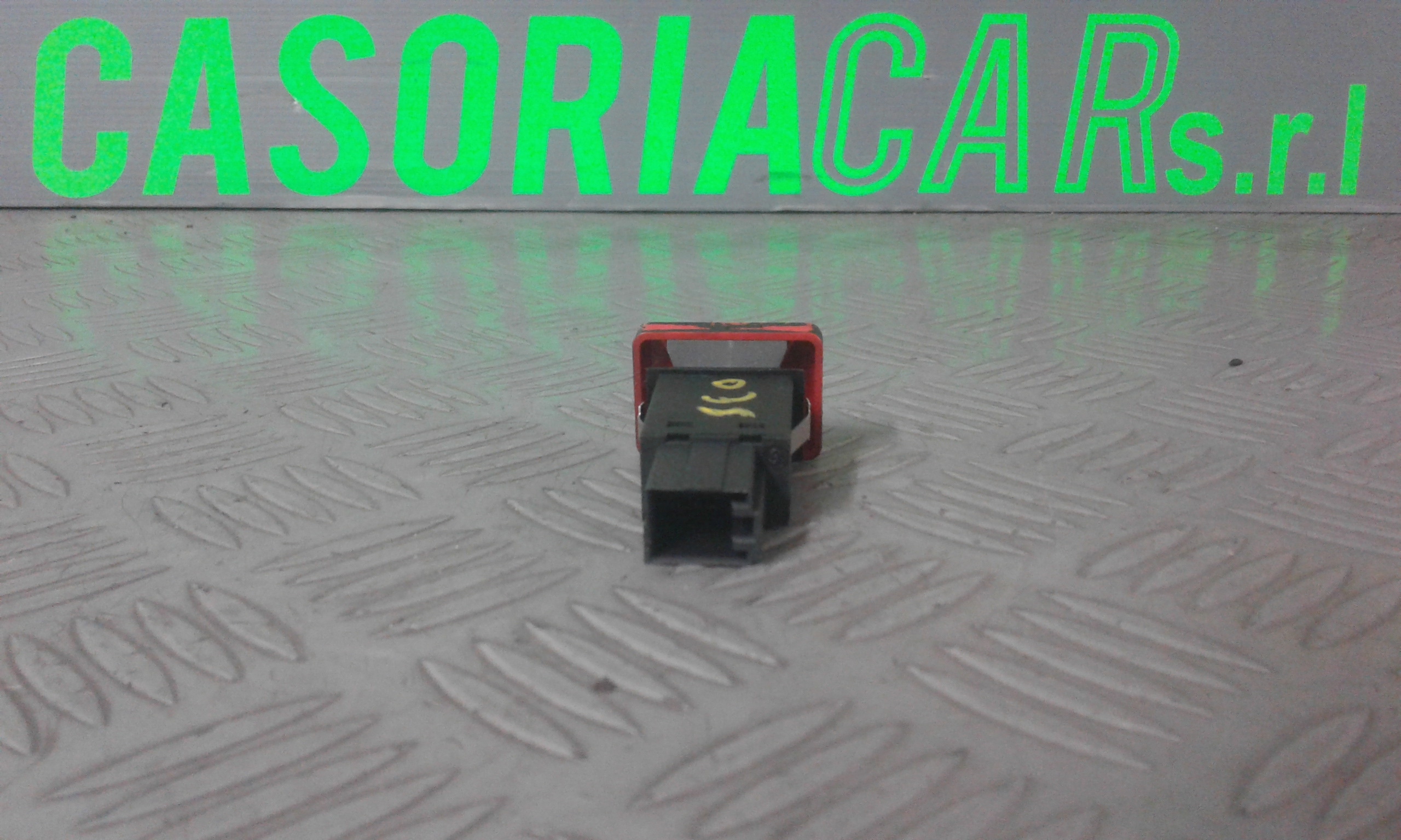 Interruttore Luci Emergenza 8E09415095PR Usato