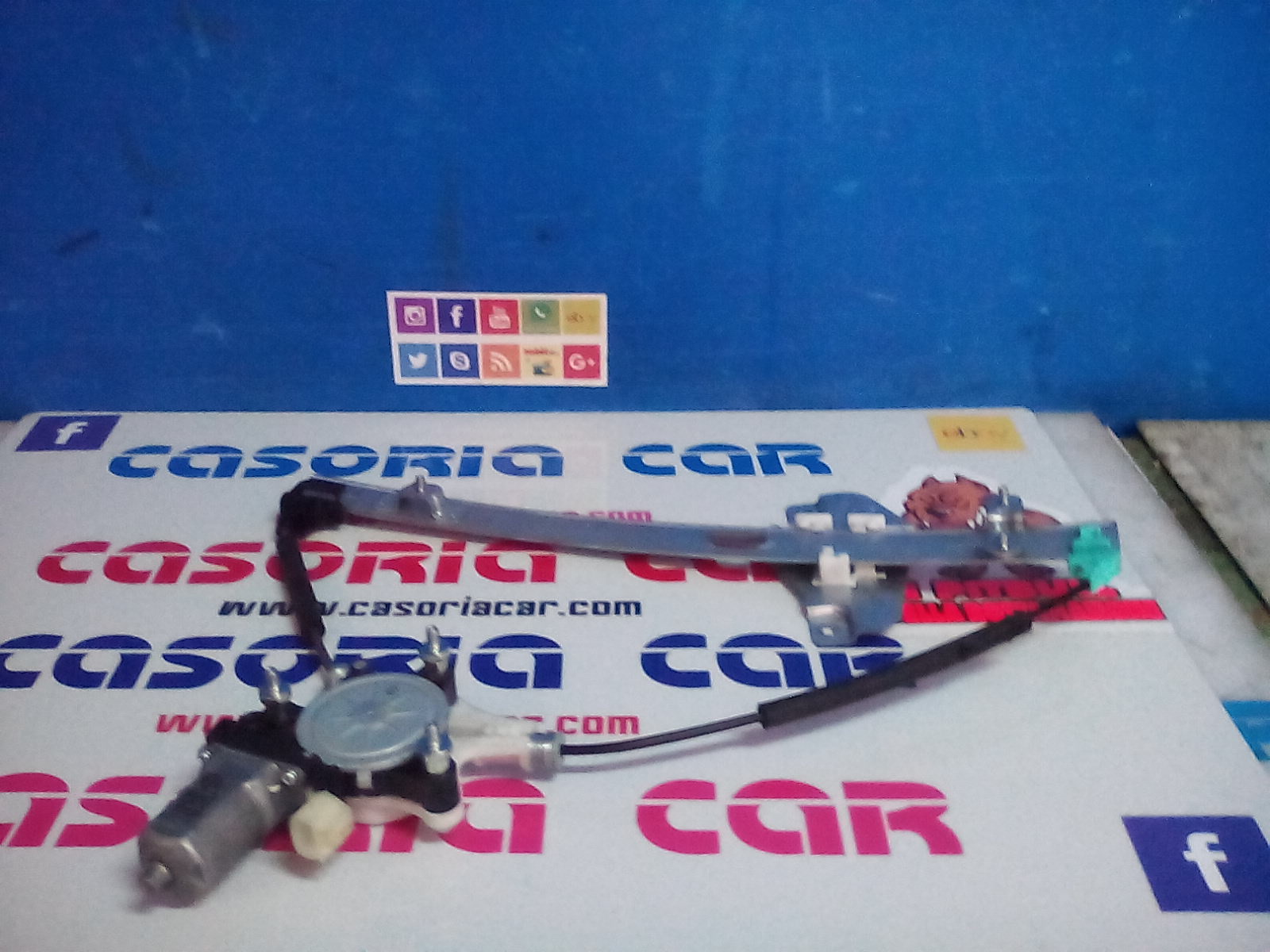 Alzacristallo Porta Ant. Destro 824021W000 Usato