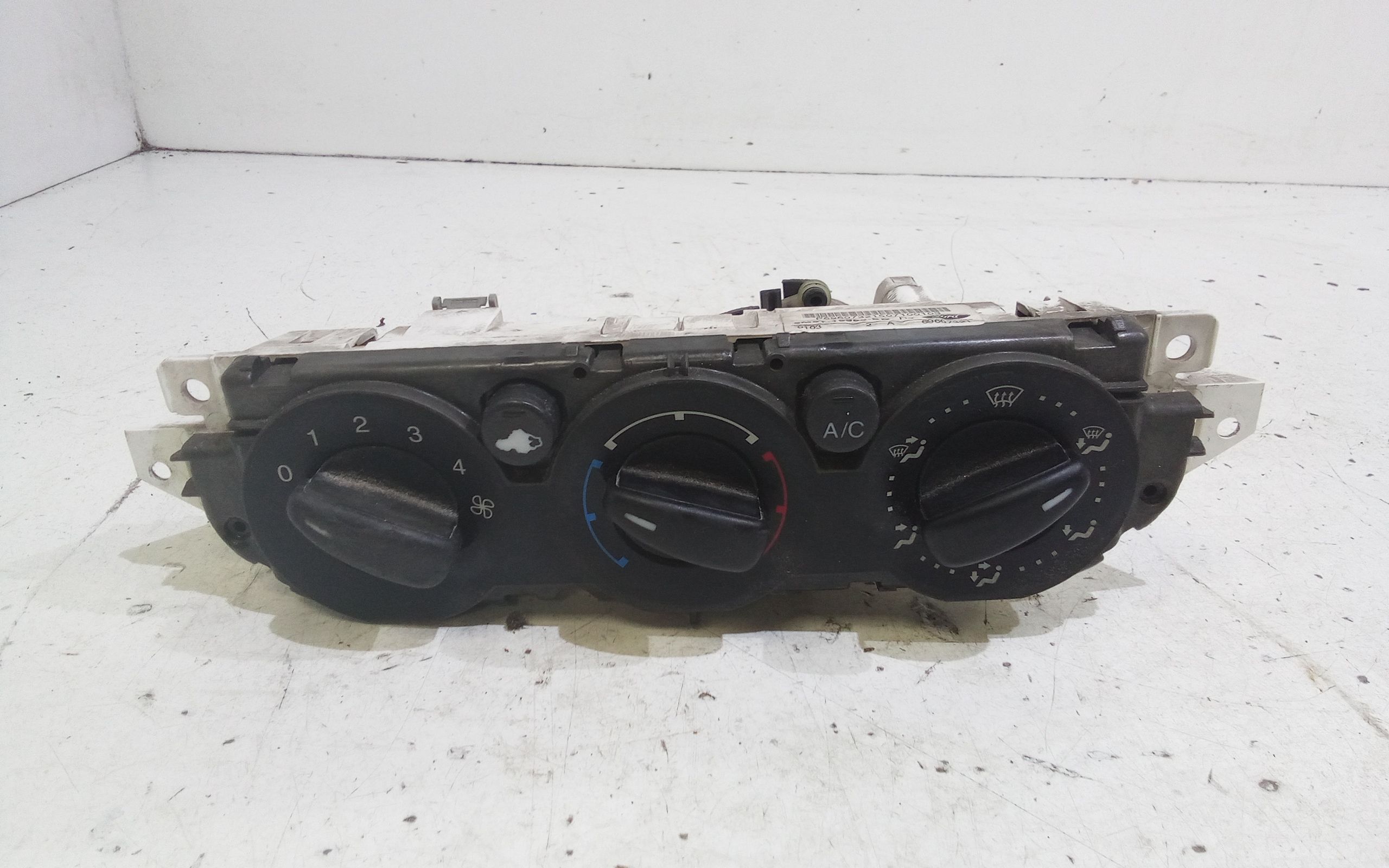 Blocco Comando Climatizzazione 1374165 Usato
