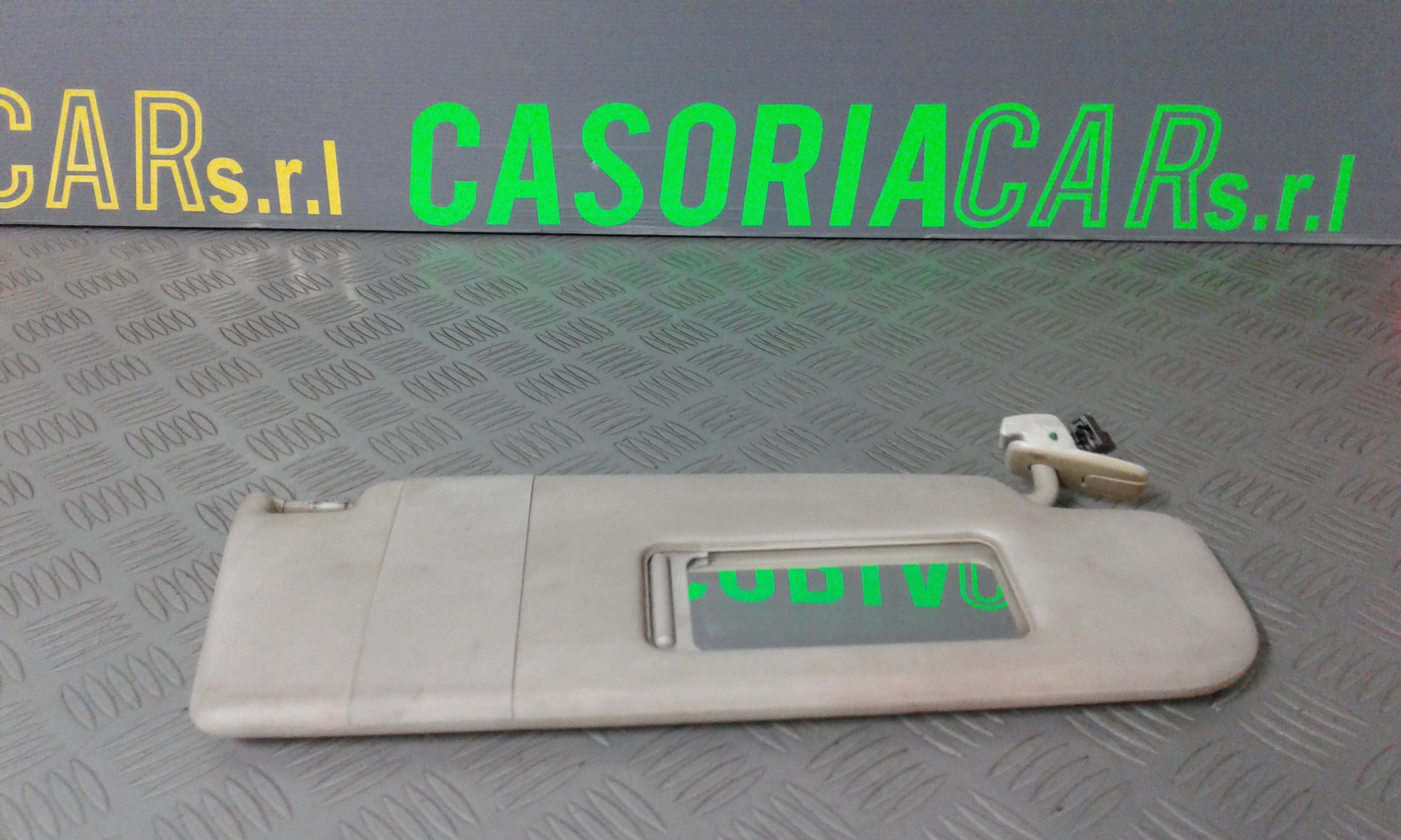 Aletta Parasole Parabrezza Destro 1K0857552L2F4 Usato