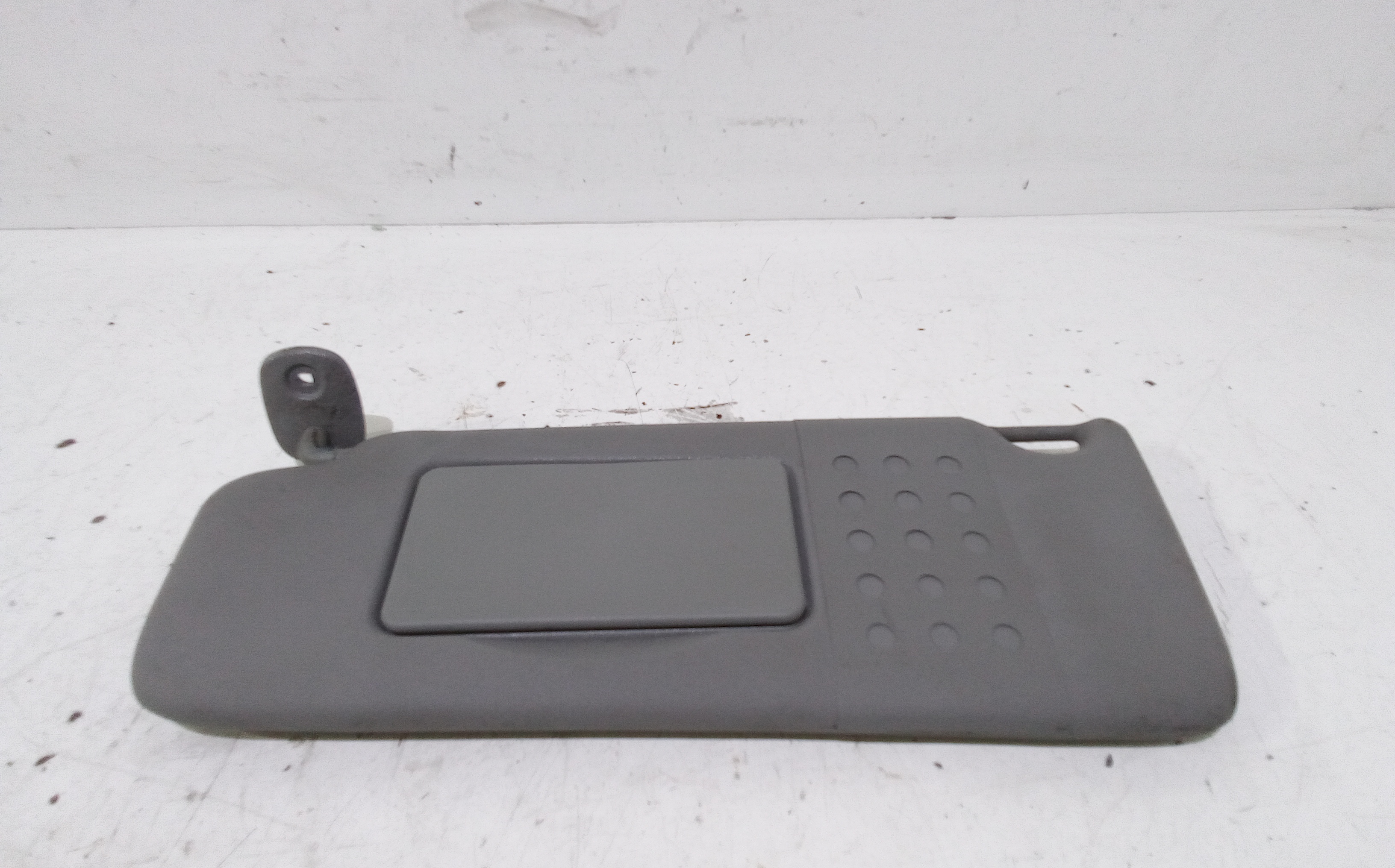 Aletta Parasole Parabrezza Sinistro 8200249085 Usato