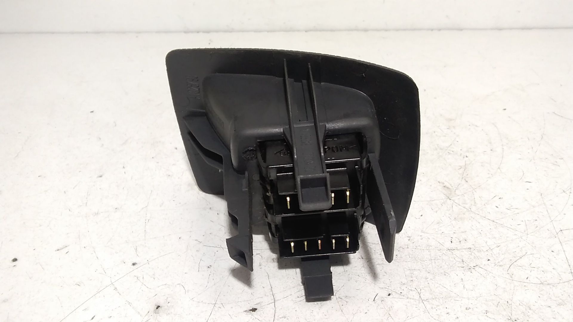 Interruttore Alzacristalli Porta Ant. Sinistro 8200602227 Usato