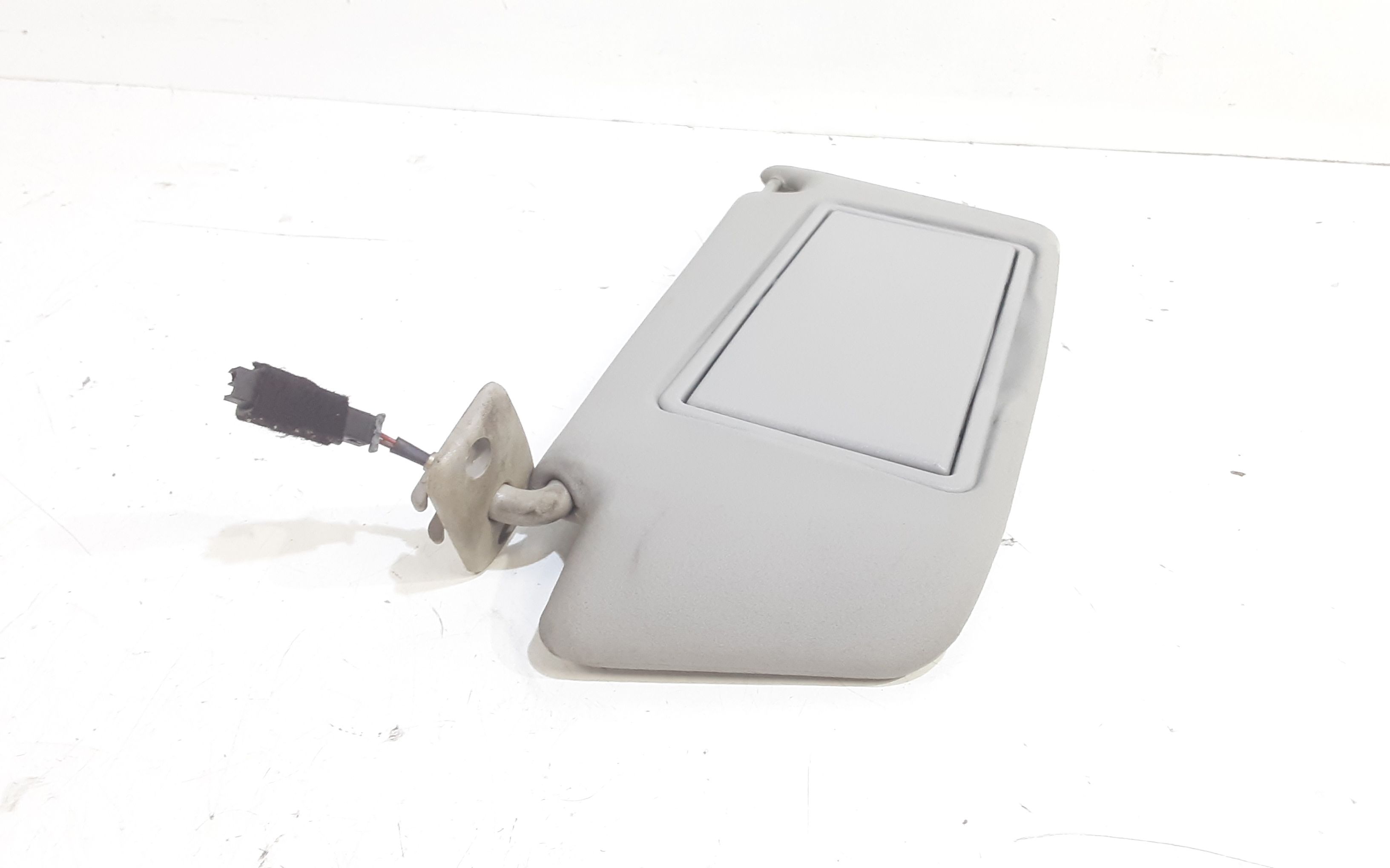 Aletta Parasole Parabrezza Sinistro 13113042 Usato