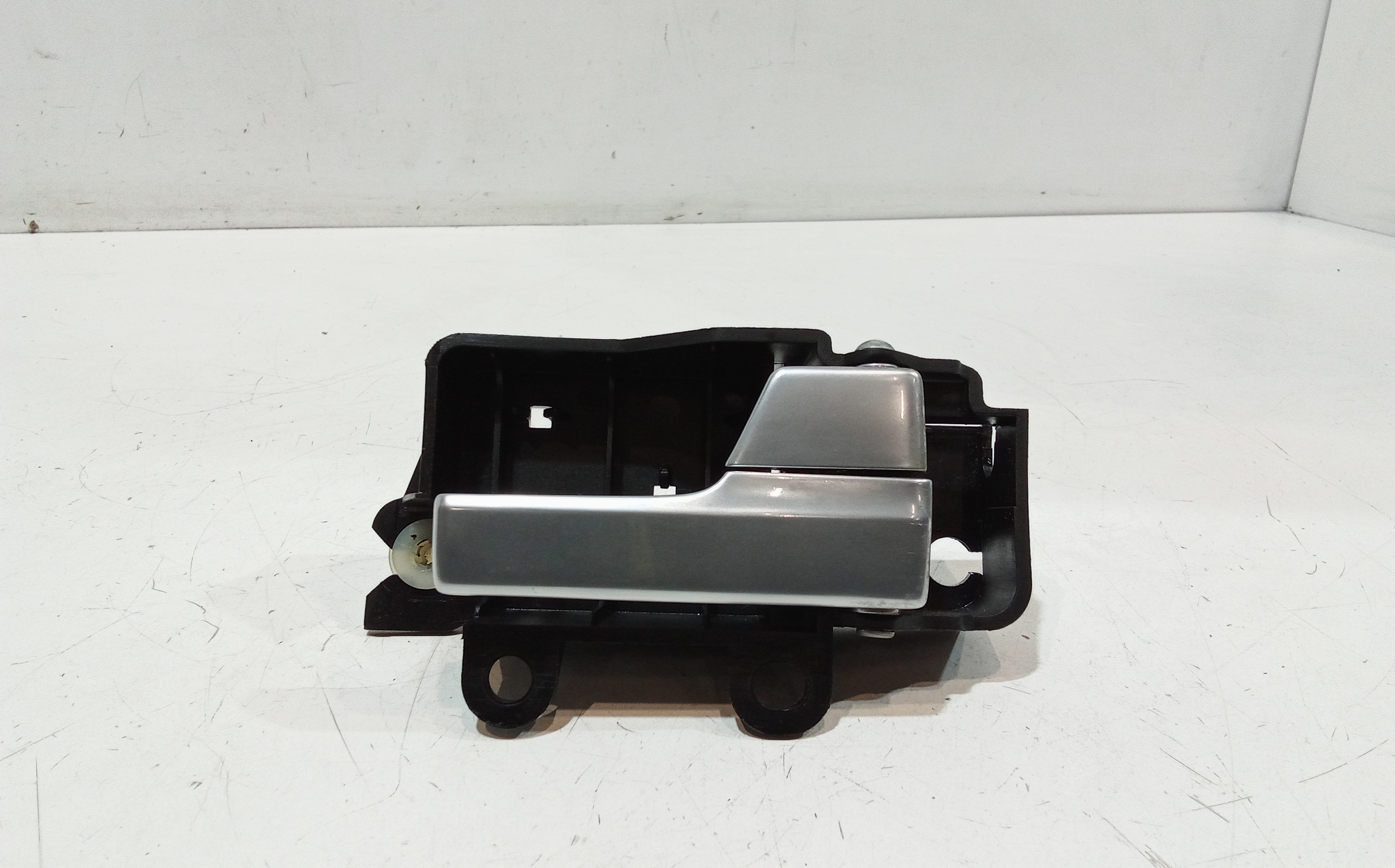 Maniglia Int. Apertura Porta Ant. Destro Usato