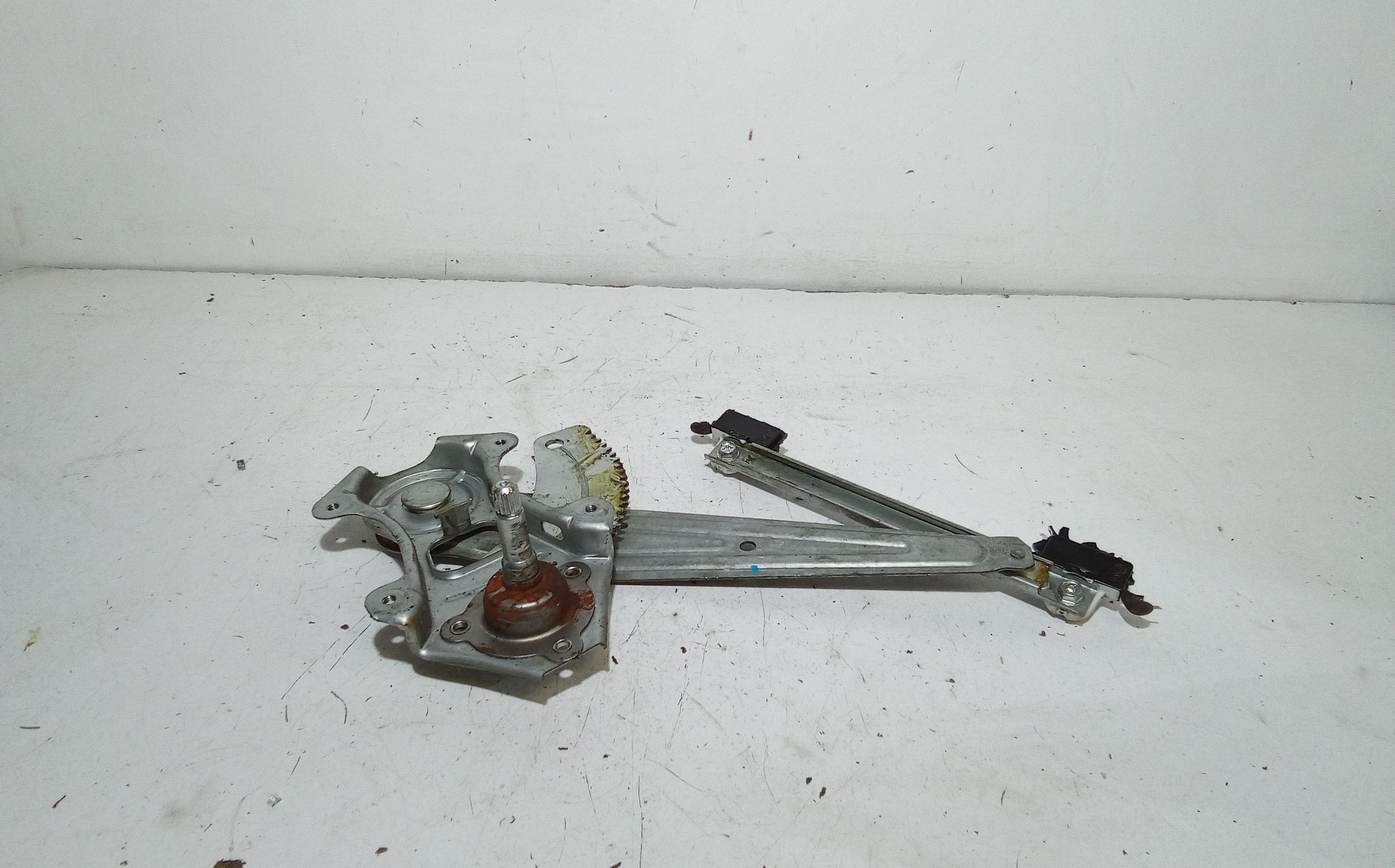 Alzacristallo Porta Post. Destro 827201HB5A Usato