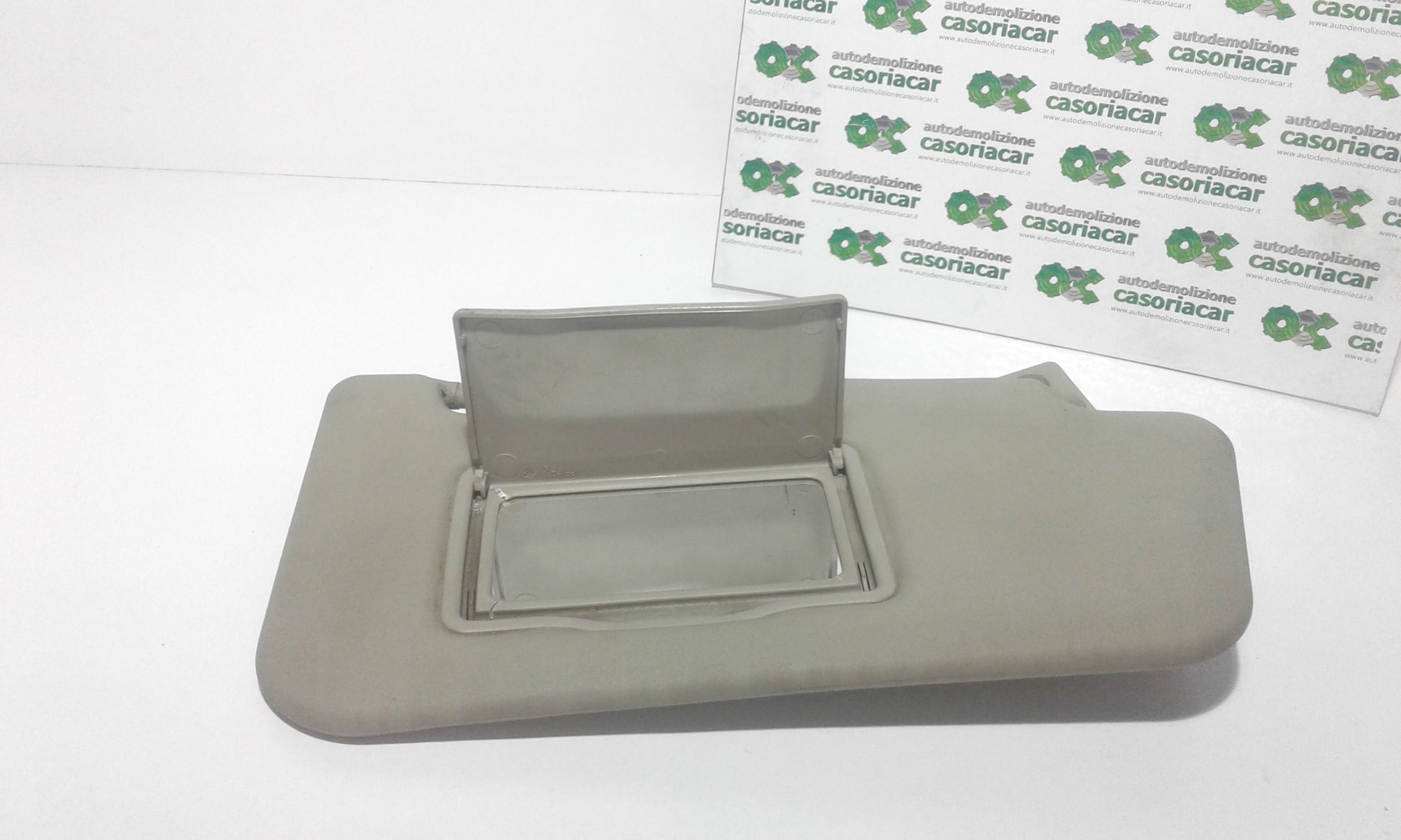 Aletta Parasole Parabrezza Destro 964001F504 Usato