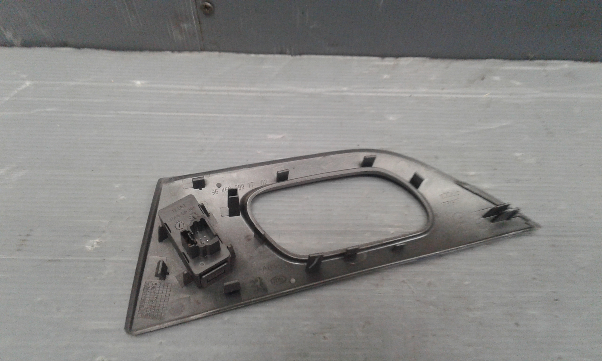 Interruttore Alzacristalli Porta Post. Sinistro 6554E8 Usato