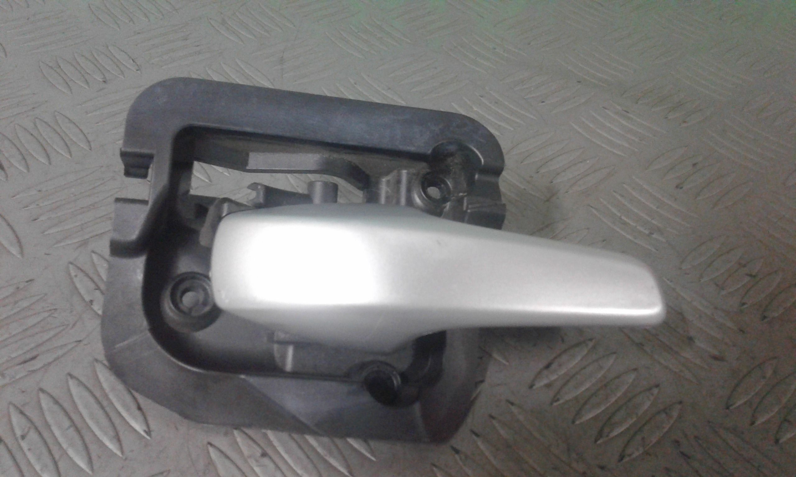 Maniglia Int. Apertura Porta Ant. Destro Usato