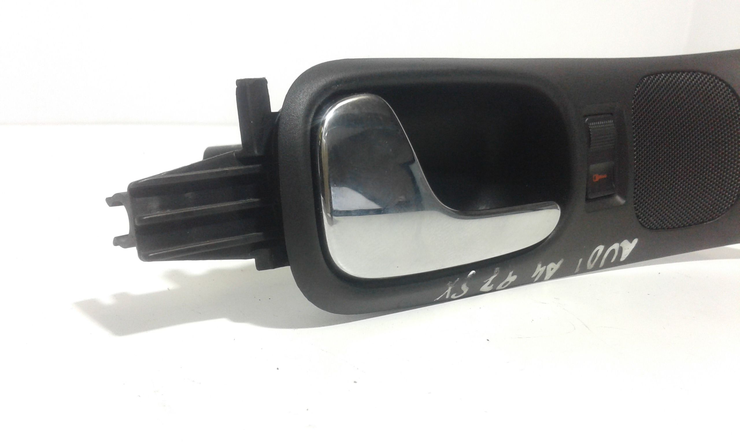 Maniglia Int. Apertura Porta Ant. Sinistro 8D083701901C Usato