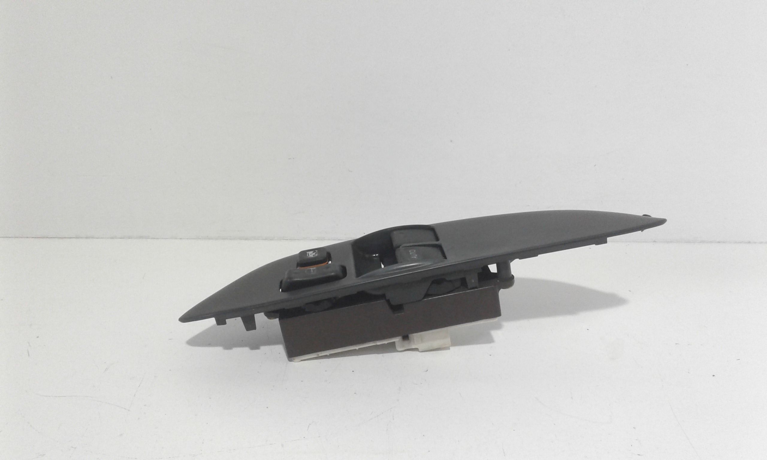 Interruttore Alzacristalli Porta Ant. Sinistro 8482010100 Usato