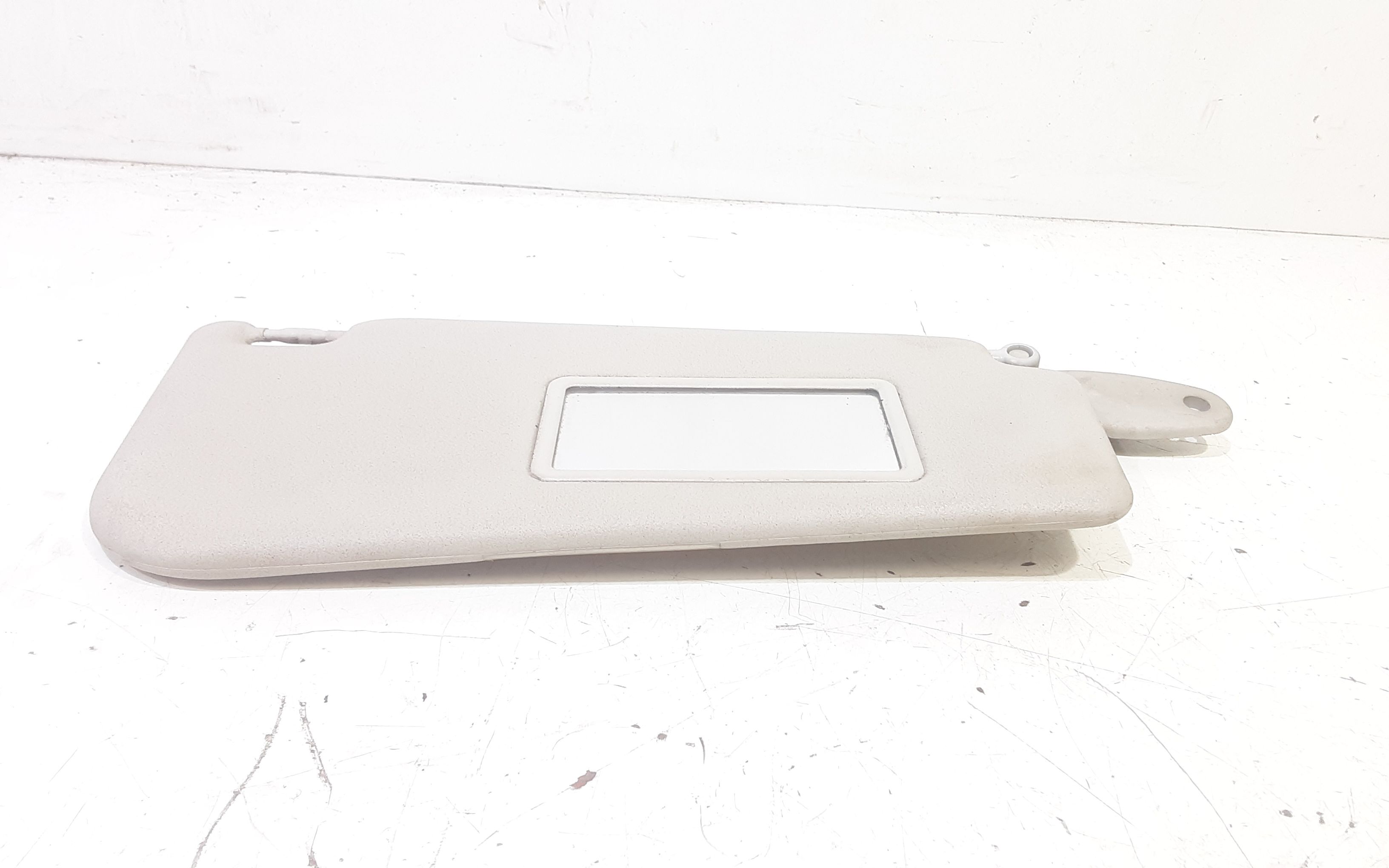 Aletta Parasole Parabrezza Destro 735338206 Usato