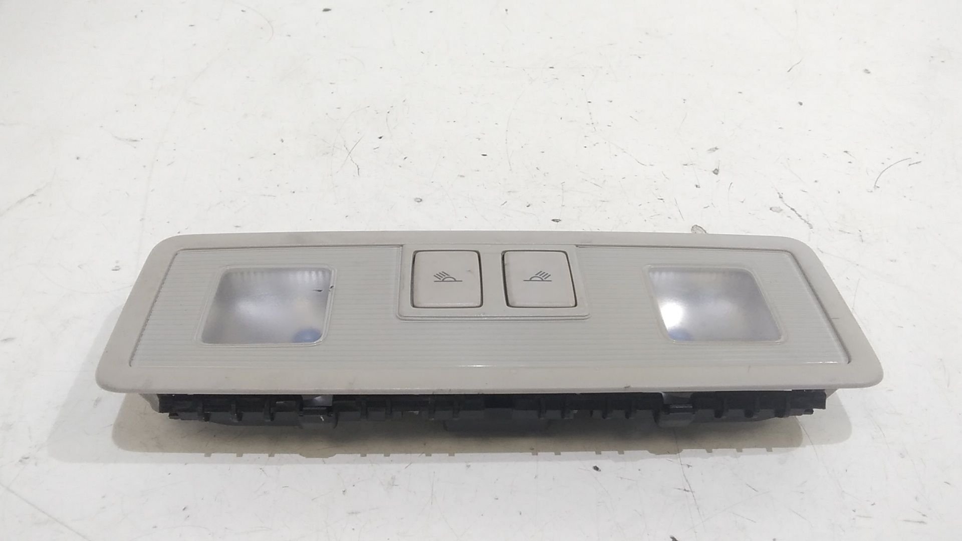 Luce Cortesia Centr. Tetto Usato