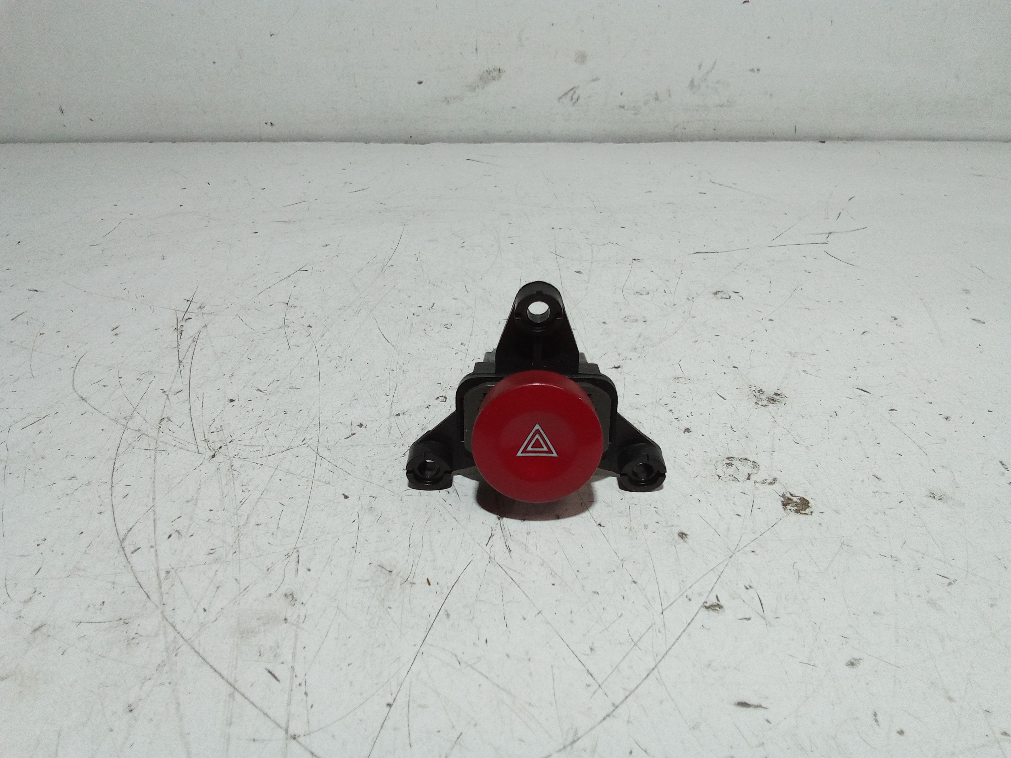 Interruttore Luci Emergenza 96507984 Usato