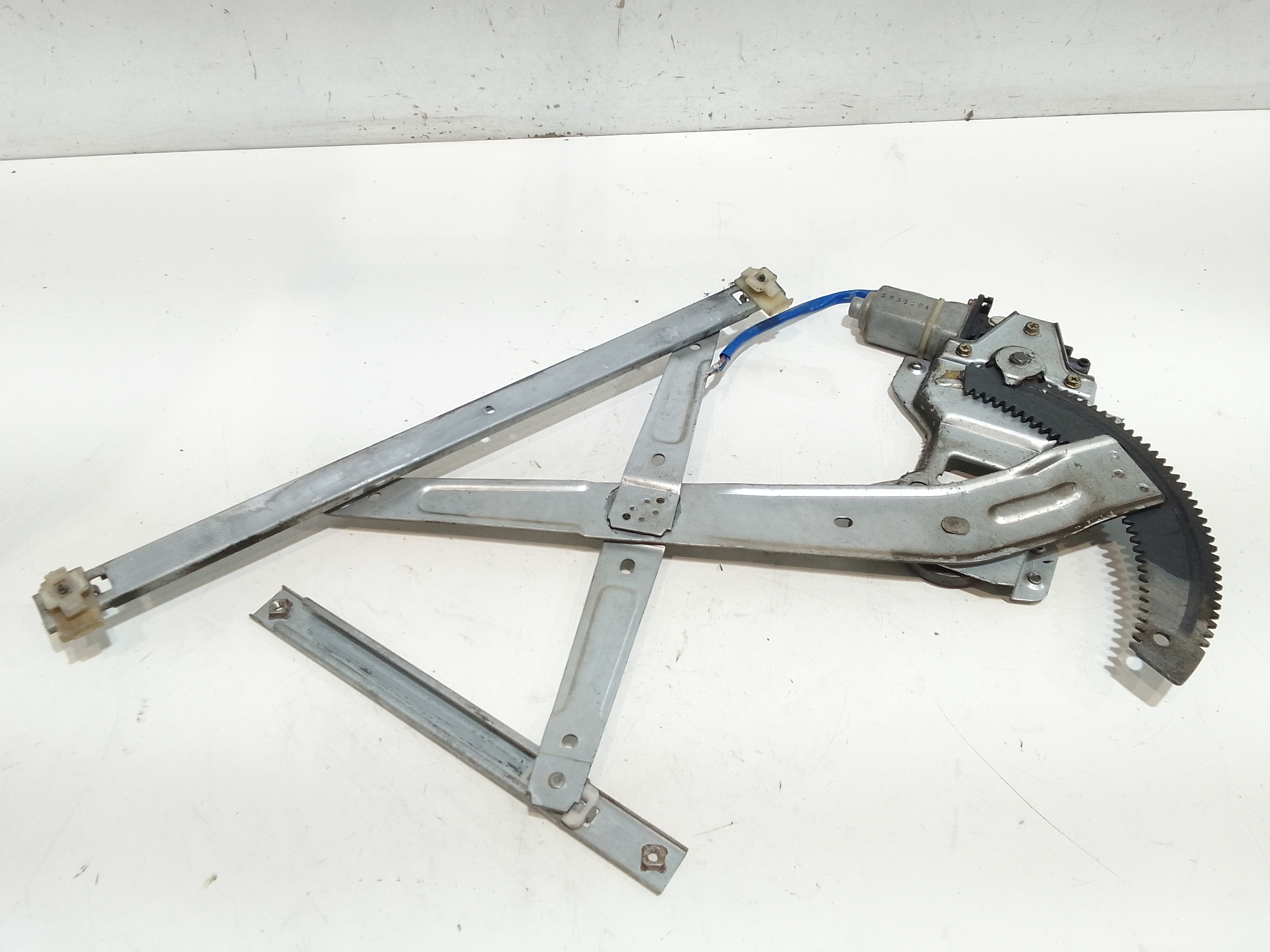 Alzacristallo Porta Ant. Destro 8240217000 Usato