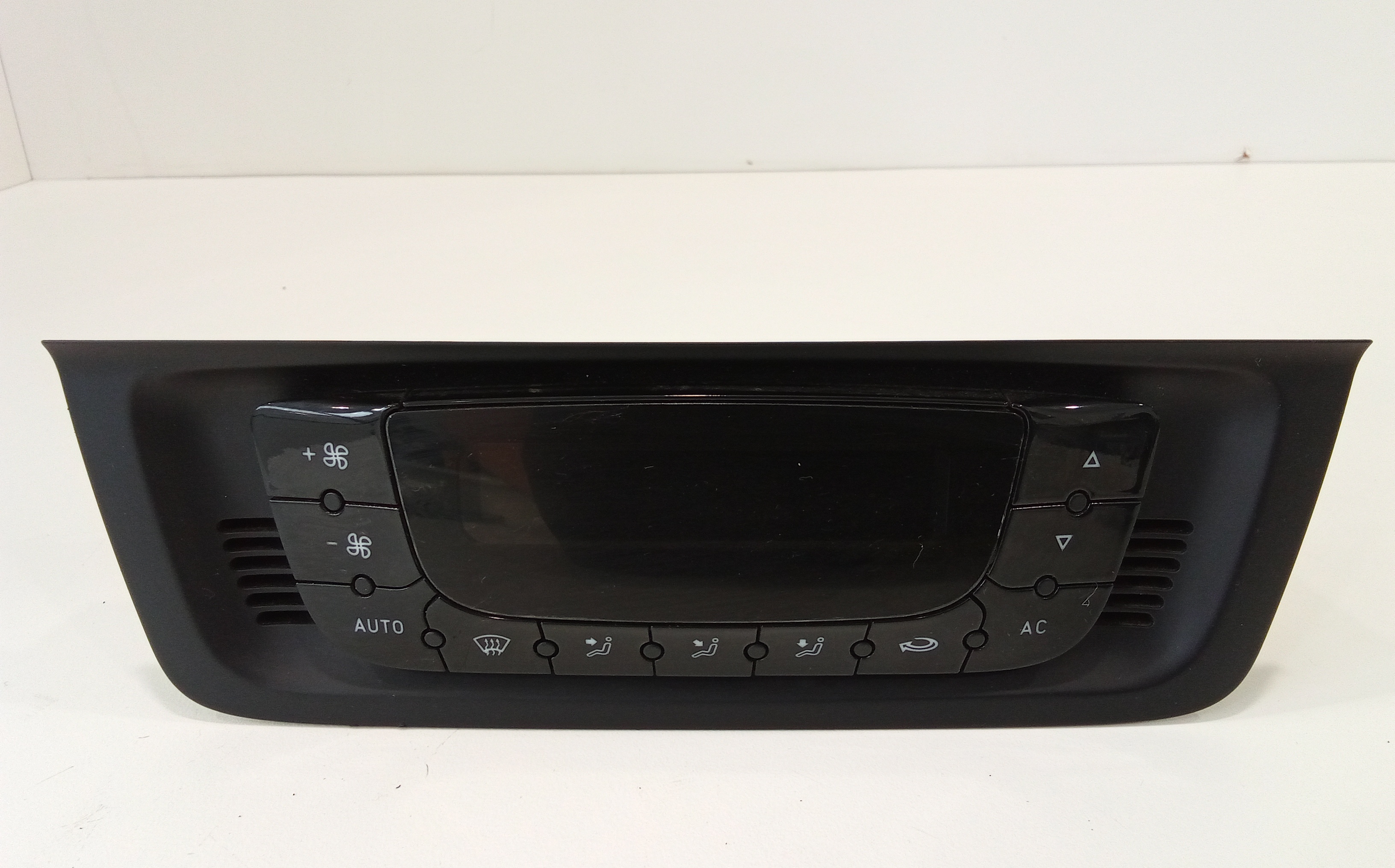 Blocco Comando Climatizzazione 6J0819045ANEE Usato