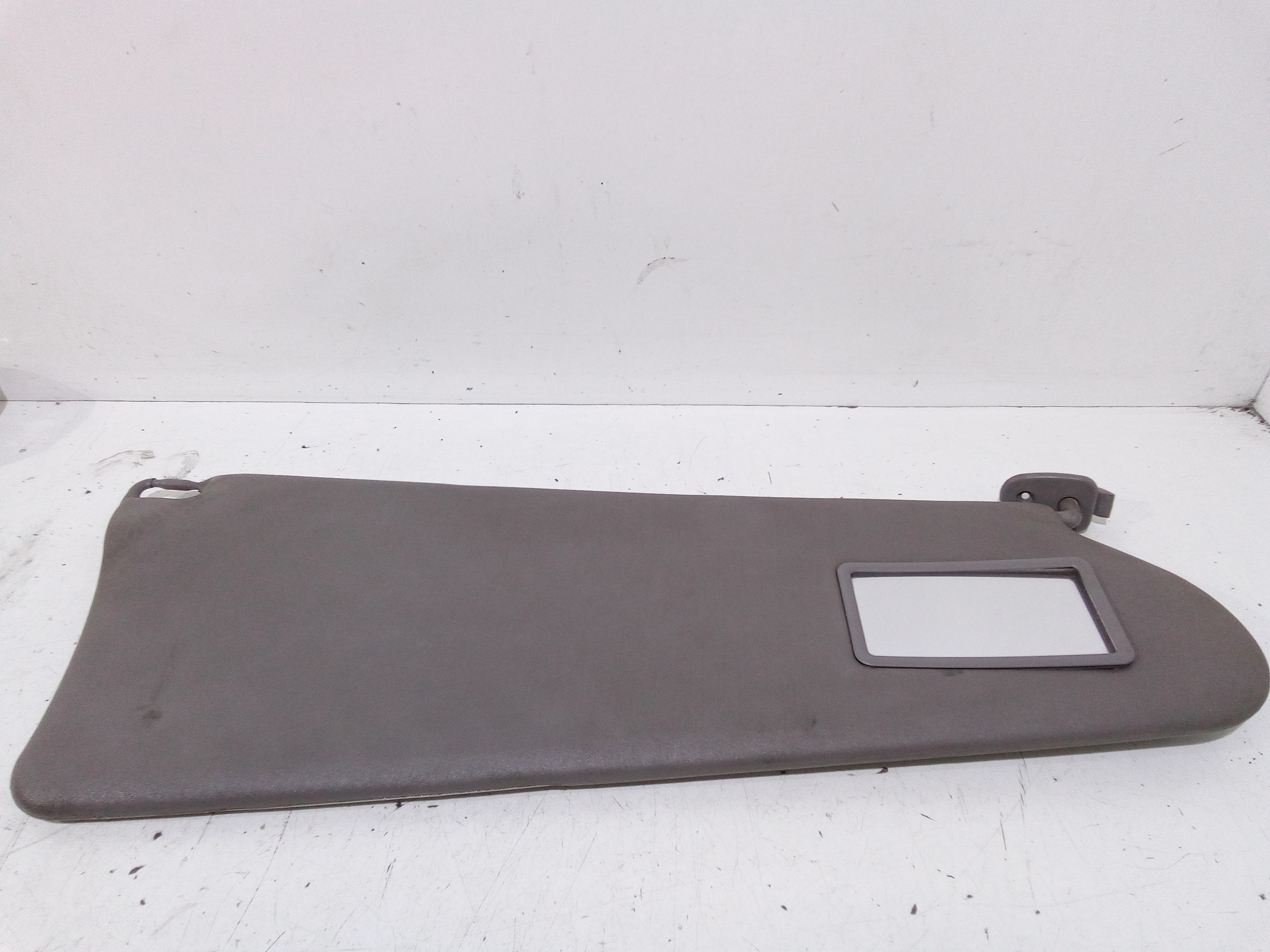 Aletta Parasole Parabrezza Destro 735294014 Usato