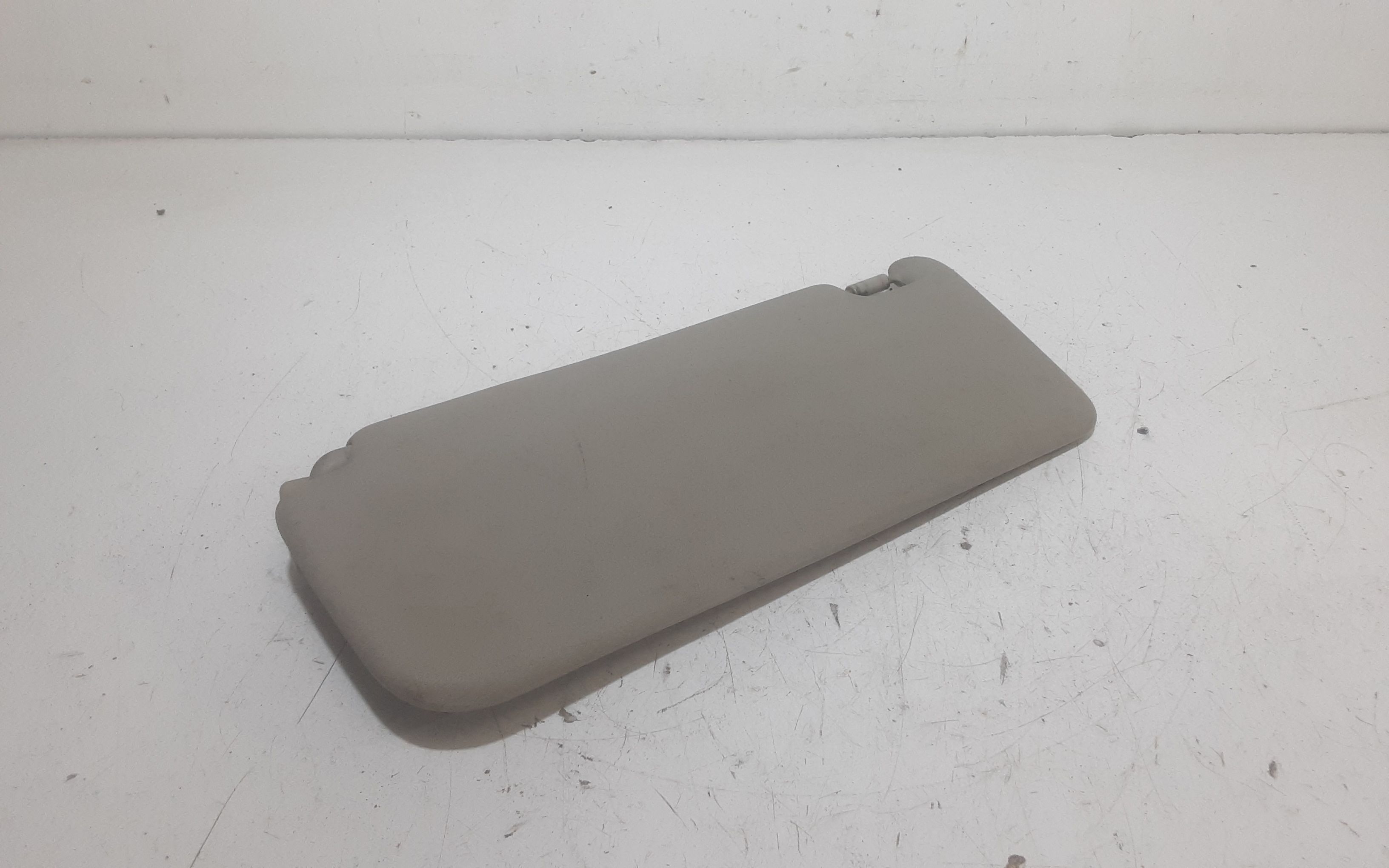 Aletta Parasole Parabrezza Destro A1688100410 Usato