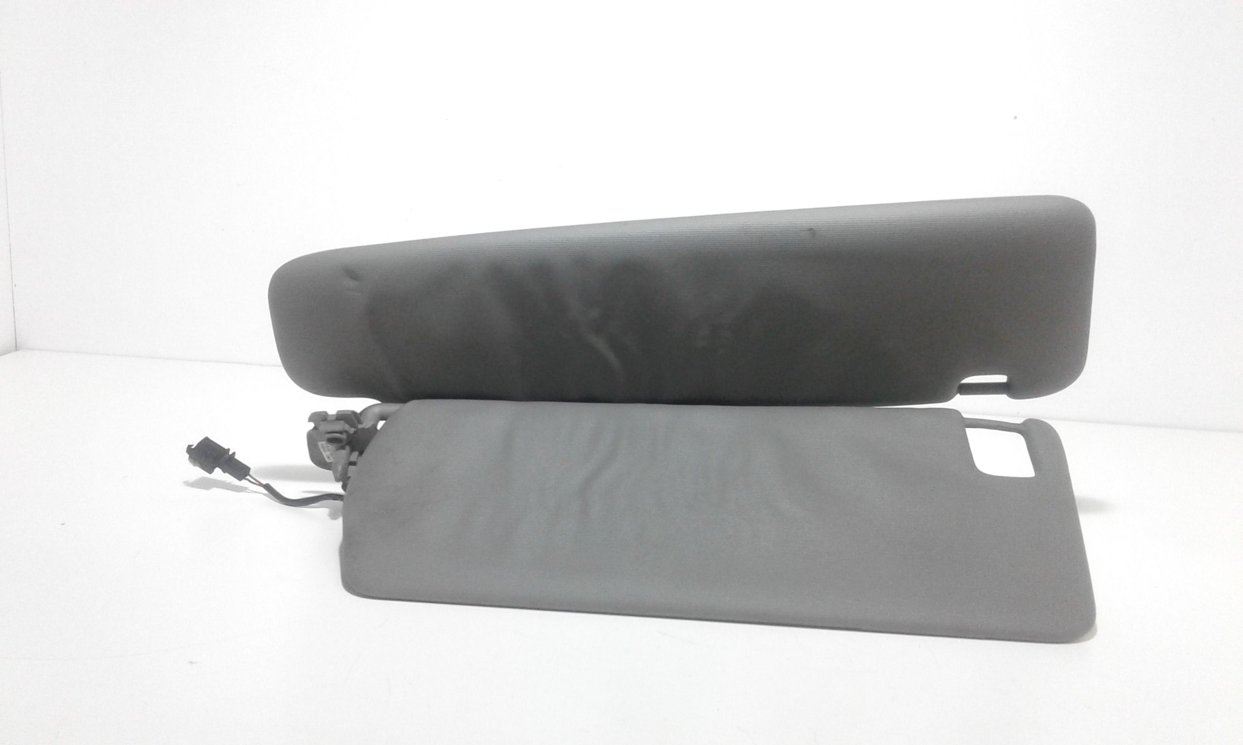 Aletta Parasole Parabrezza Sinistro 7L6857551AQ3W5 Usato