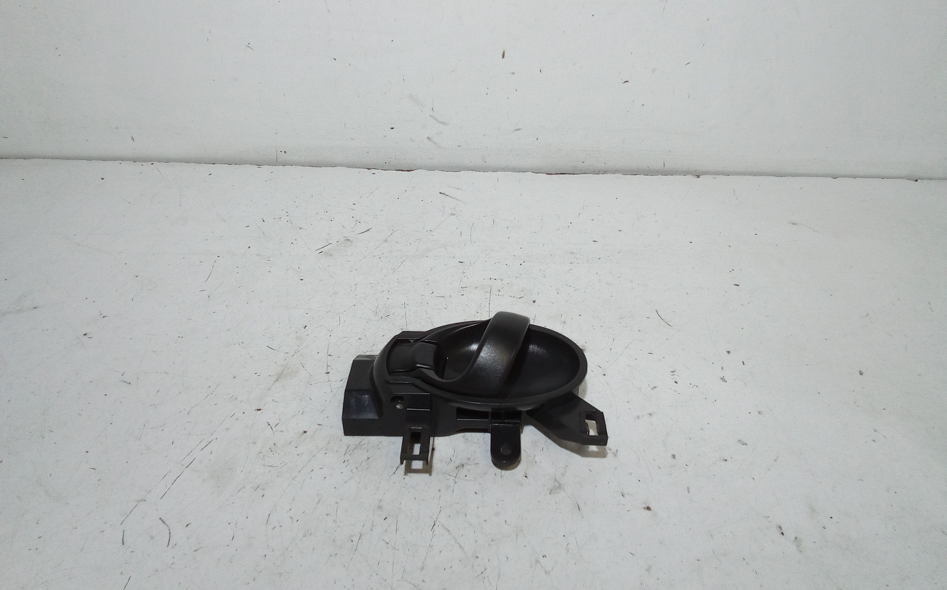 Maniglia Int. Apertura Porta Post. Sinistro 806711HB0A Usato