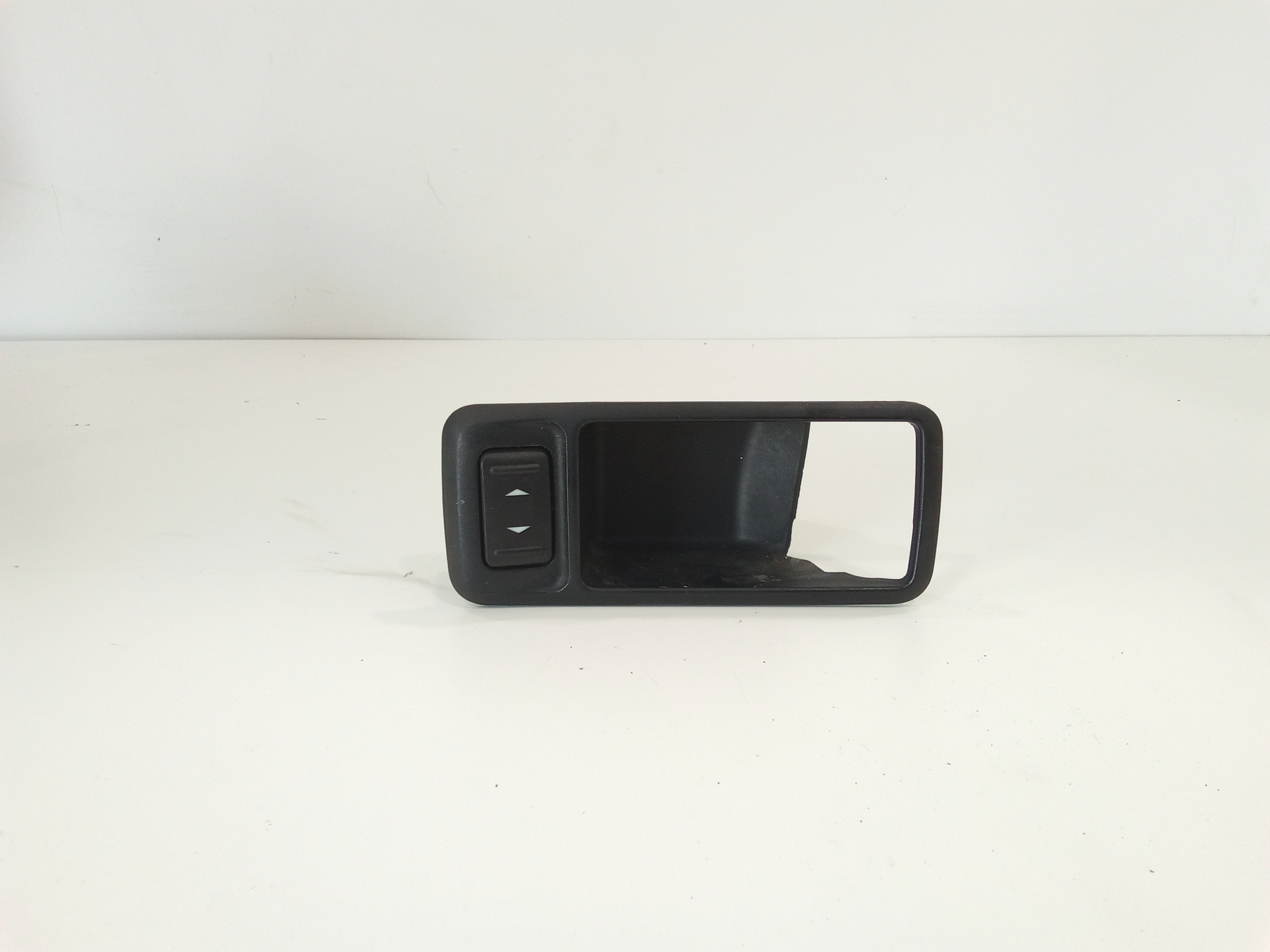 Interruttore Alzacristalli Porta Post. Destro 1223143 Usato