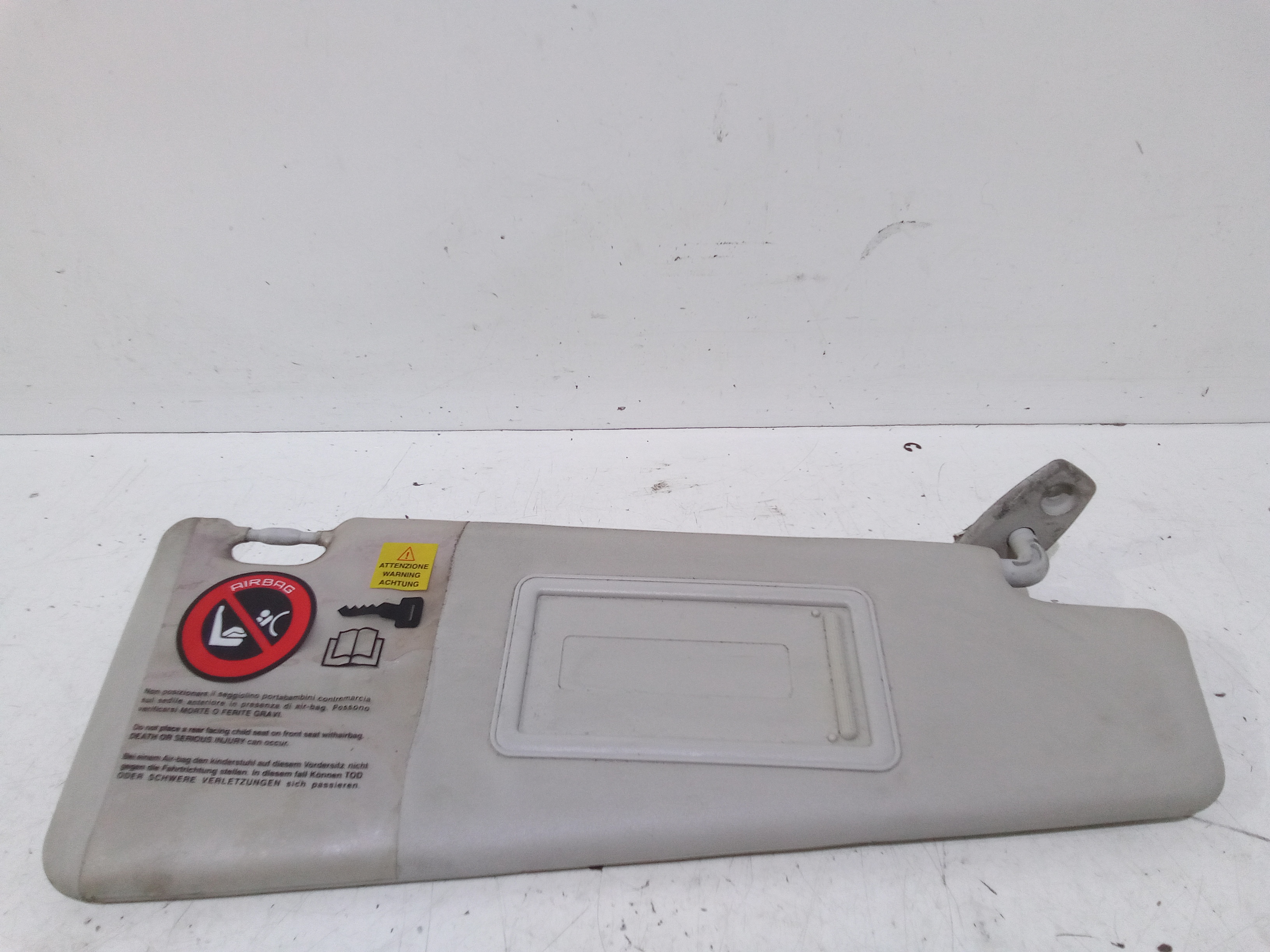 Aletta Parasole Parabrezza Destro 735361684 Usato