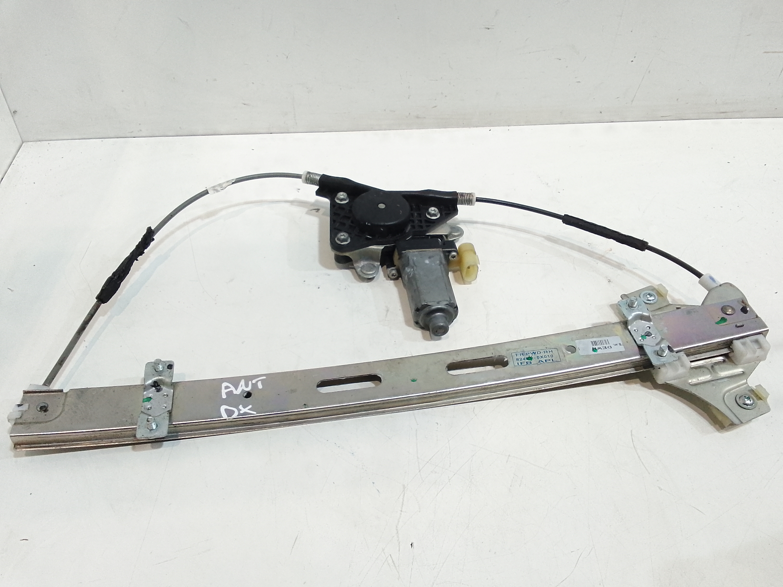 Alzacristallo Porta Ant. Destro 824020X000 Usato