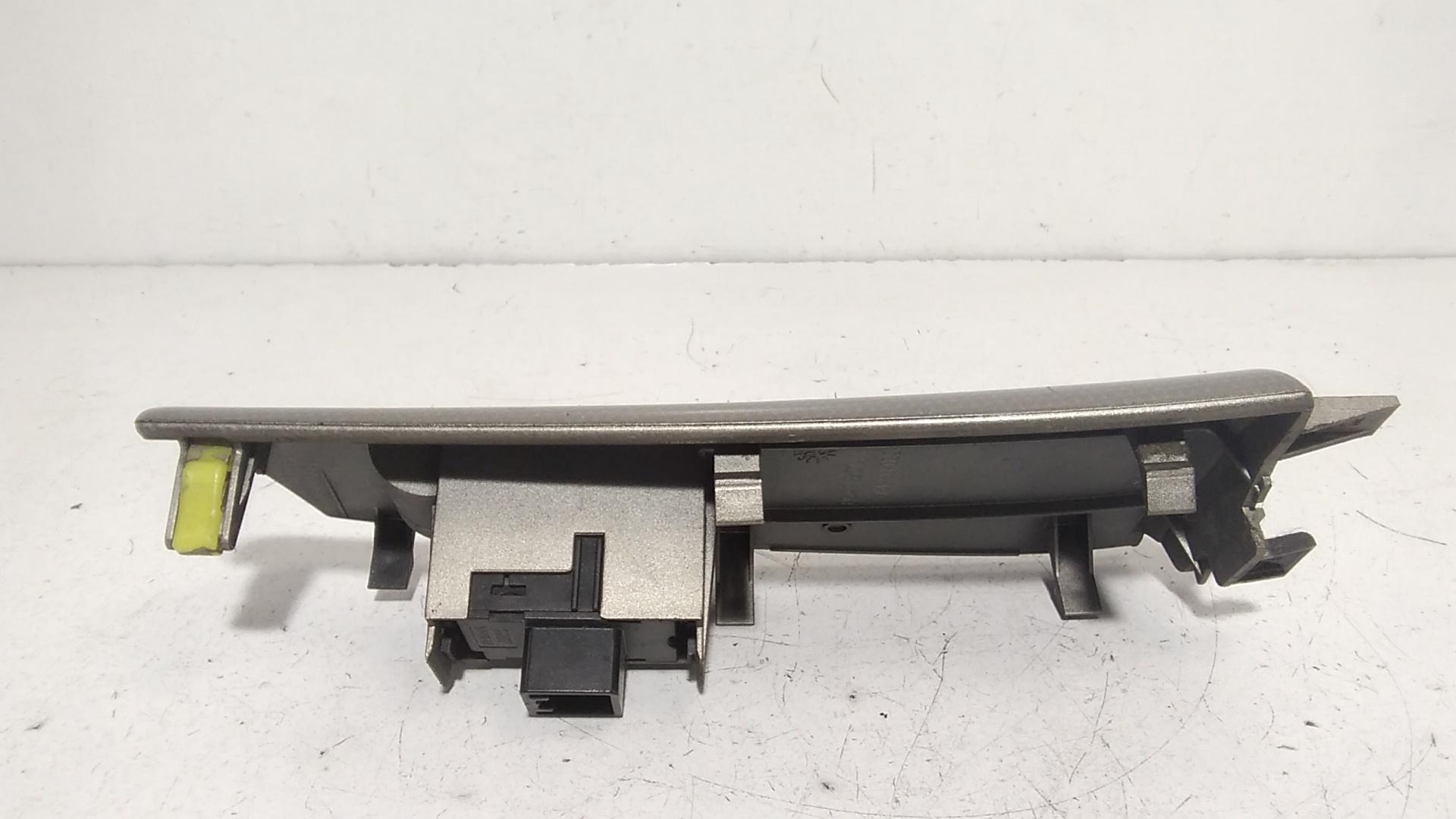 Interruttore Alzacristalli Porta Ant. Destro Usato