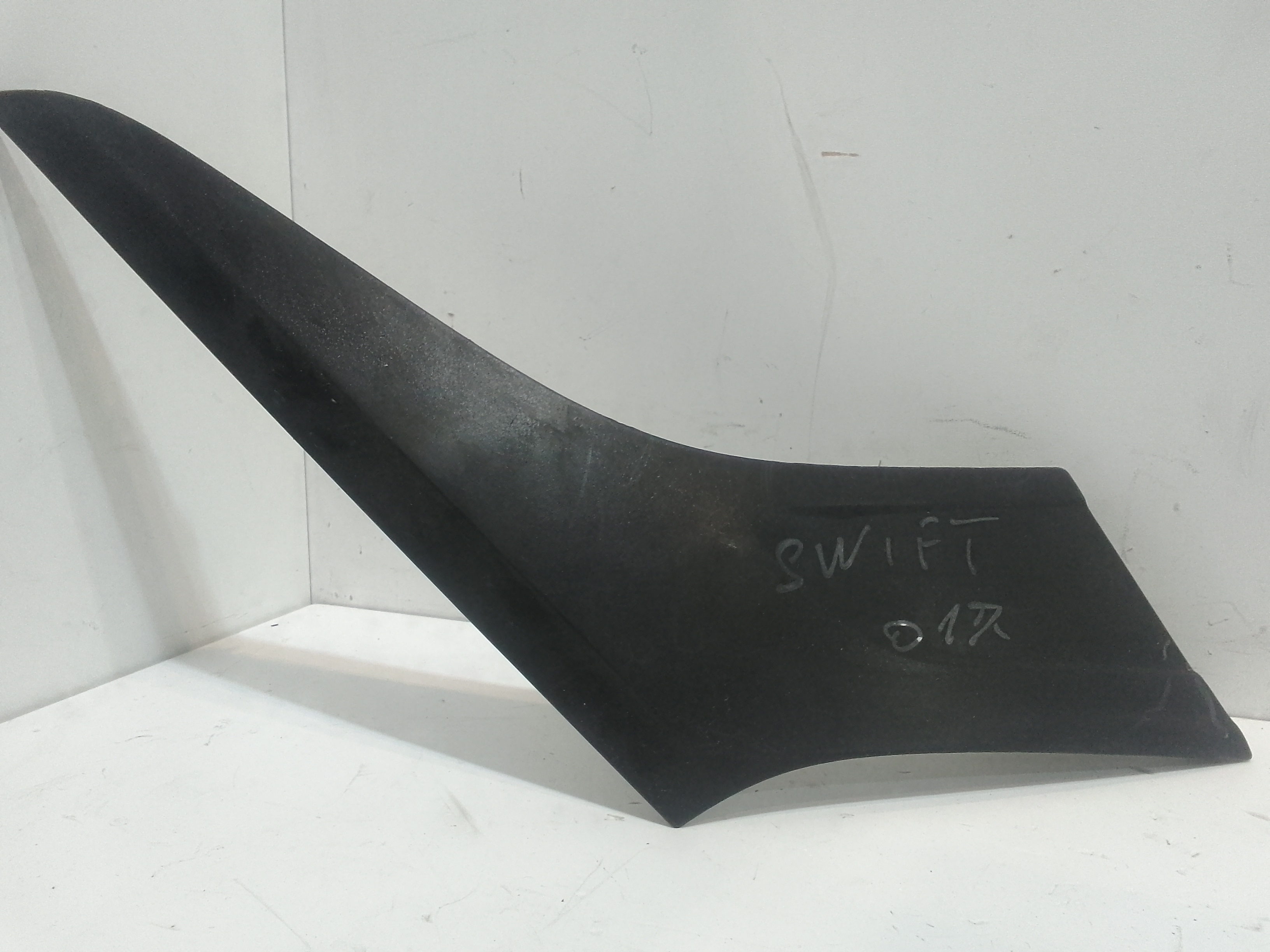 Modanatura Montante Ant. Porta Post. Sinistro 8393252R010CE Usato