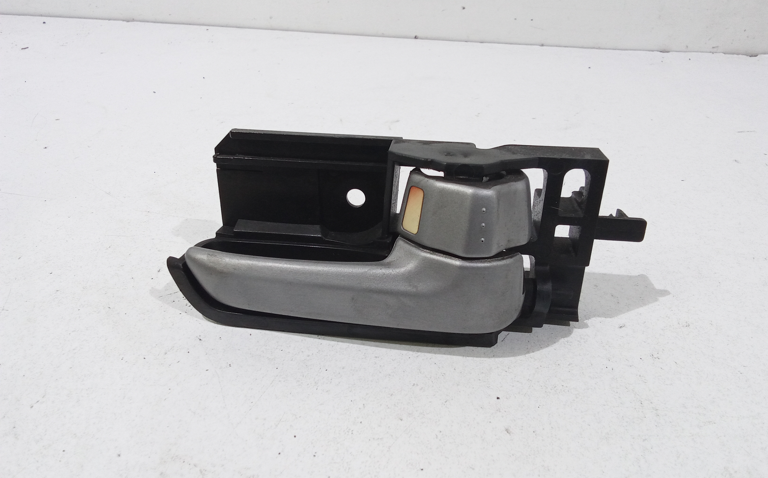 Maniglia Int. Apertura Porta Ant. Destro Usato