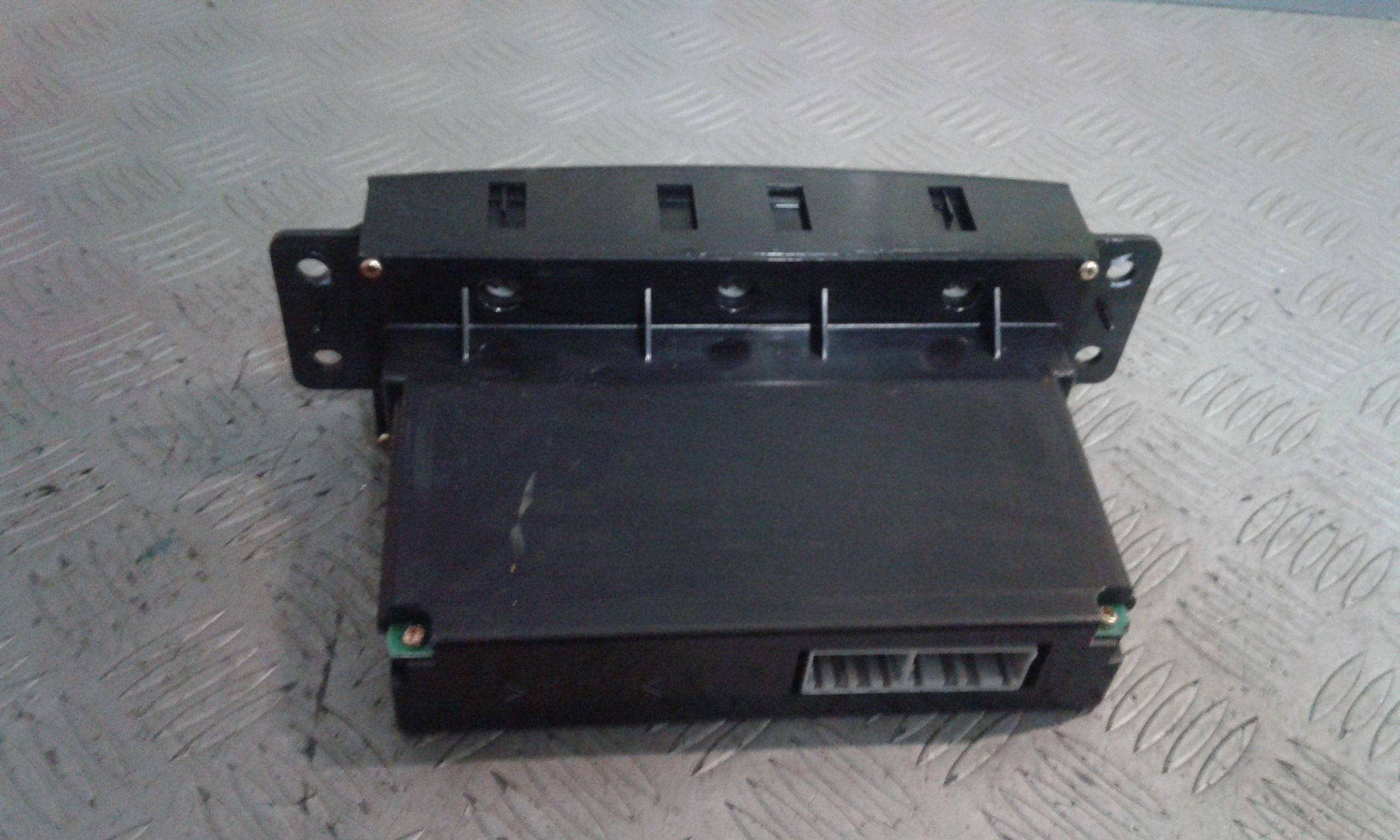 Blocco Comando Climatizzazione 6870008F00HCN Usato