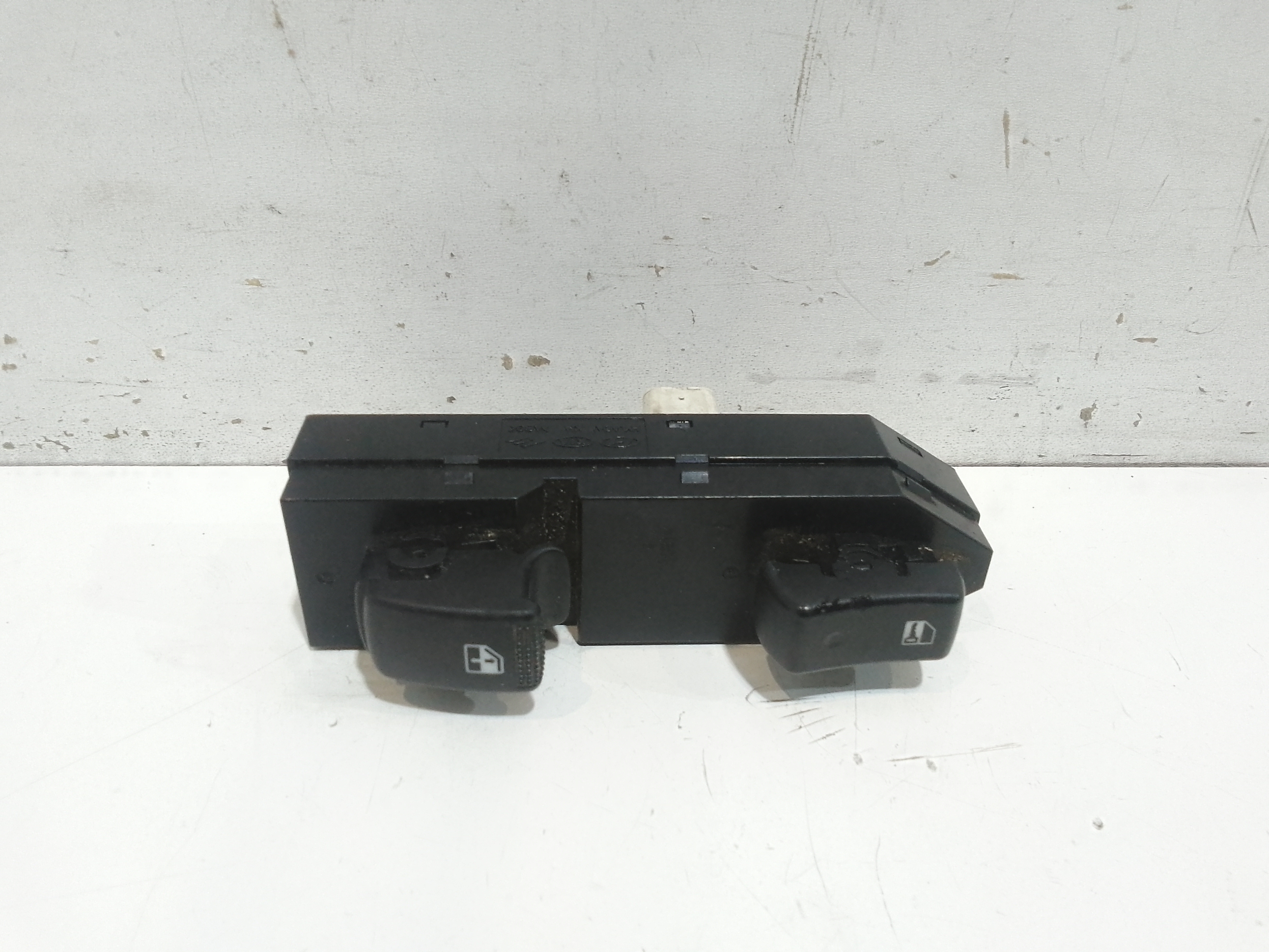 Interruttore Alzacristalli Porta Ant. Destro Usato