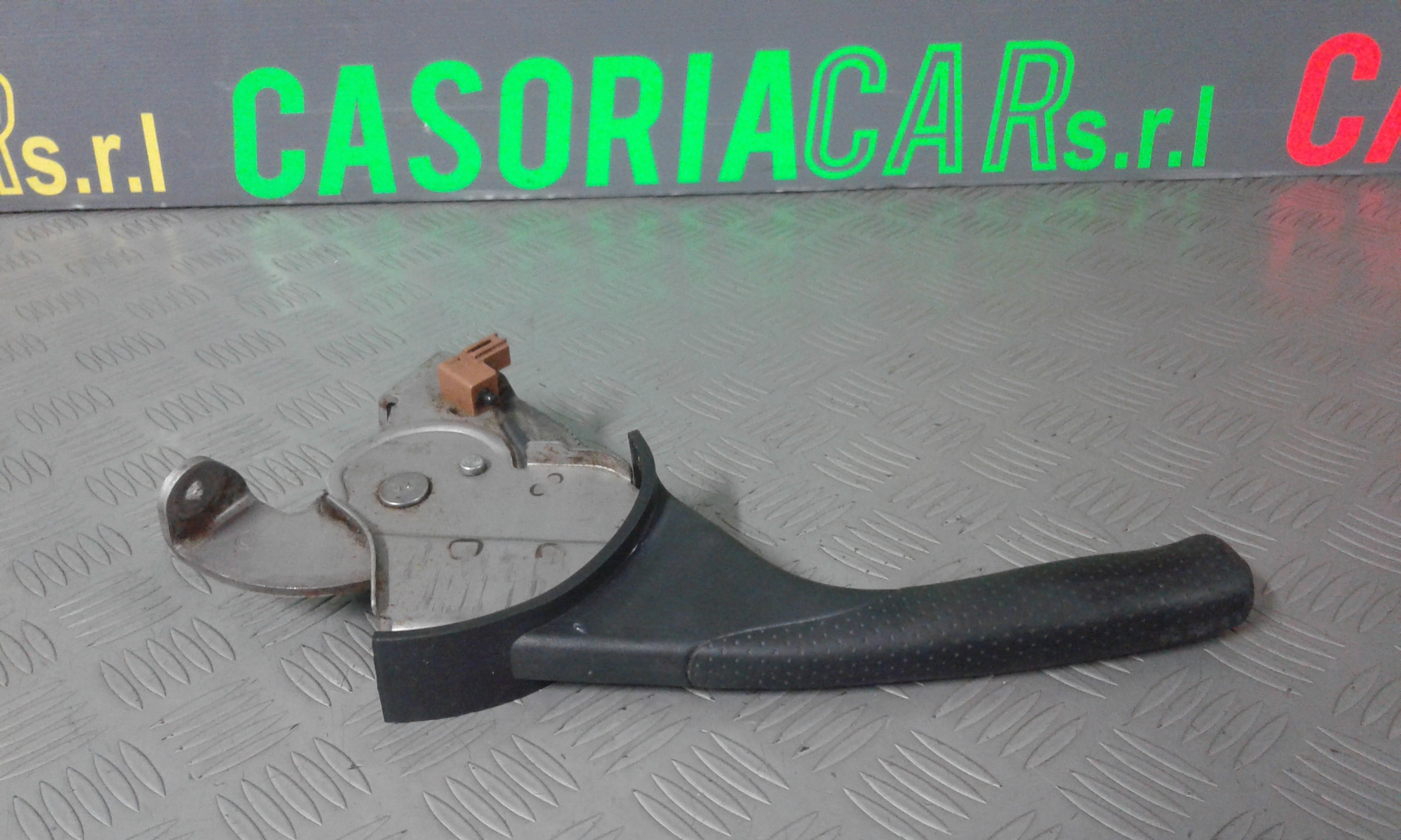 Leva Freno Stazionamento 4620142070C0 Usato