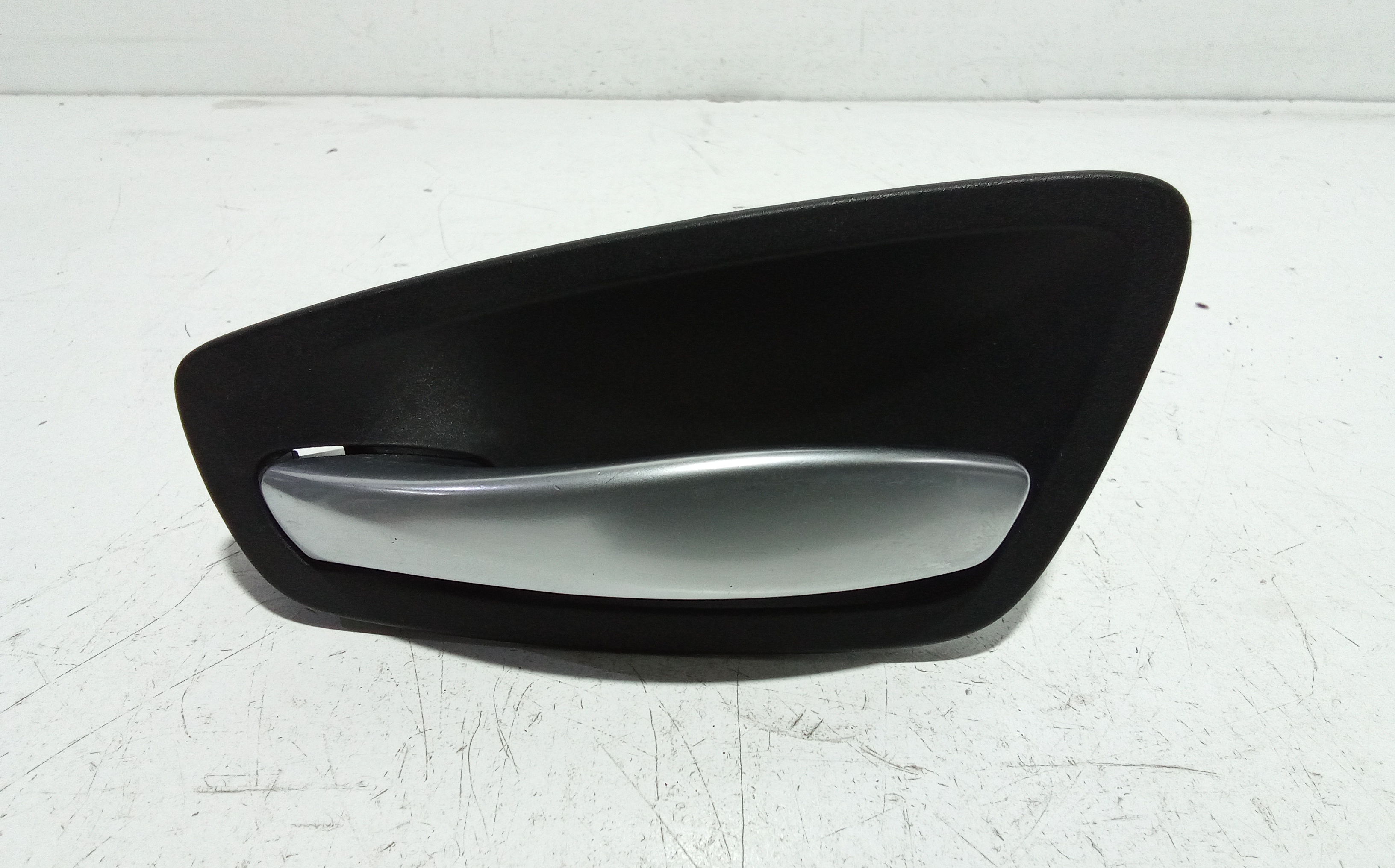 Maniglia Int. Apertura Porta Ant. Sinistro 51417145075 Usato