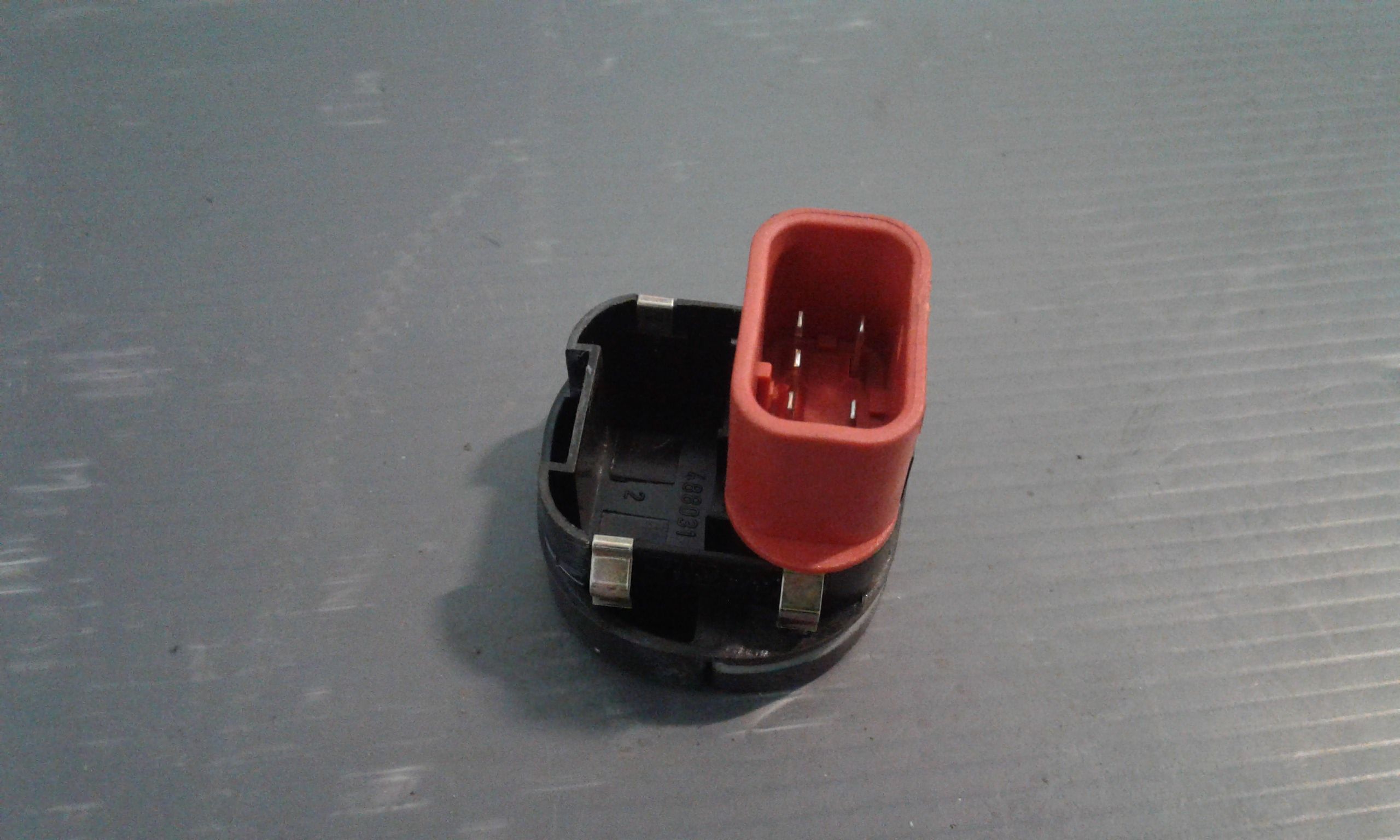 Interruttore Alzacristalli Porta Ant. Destro 1107243 Usato