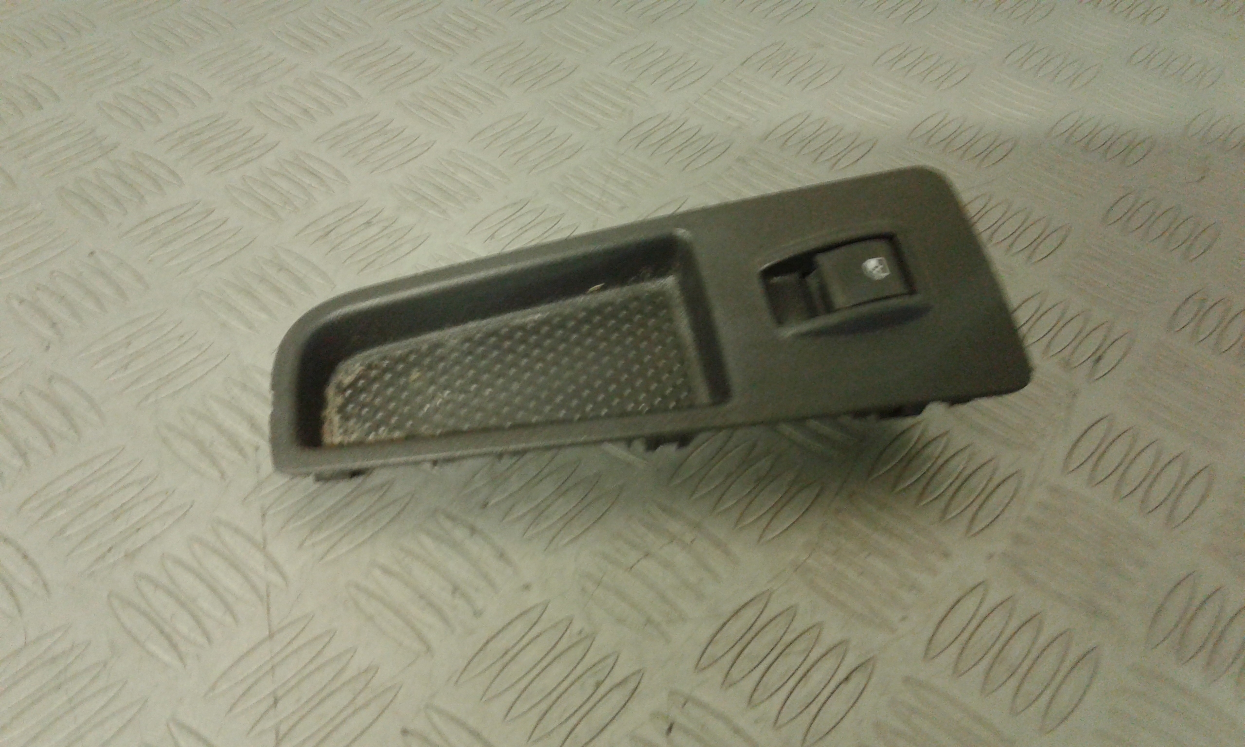 Interruttore Alzacristalli Porta Ant. Destro Usato