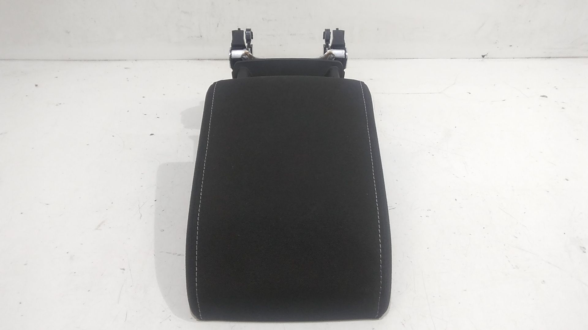 Appoggiabraccio Sedile Ant. Consolle Centr. 5H0864207CPGF Usato